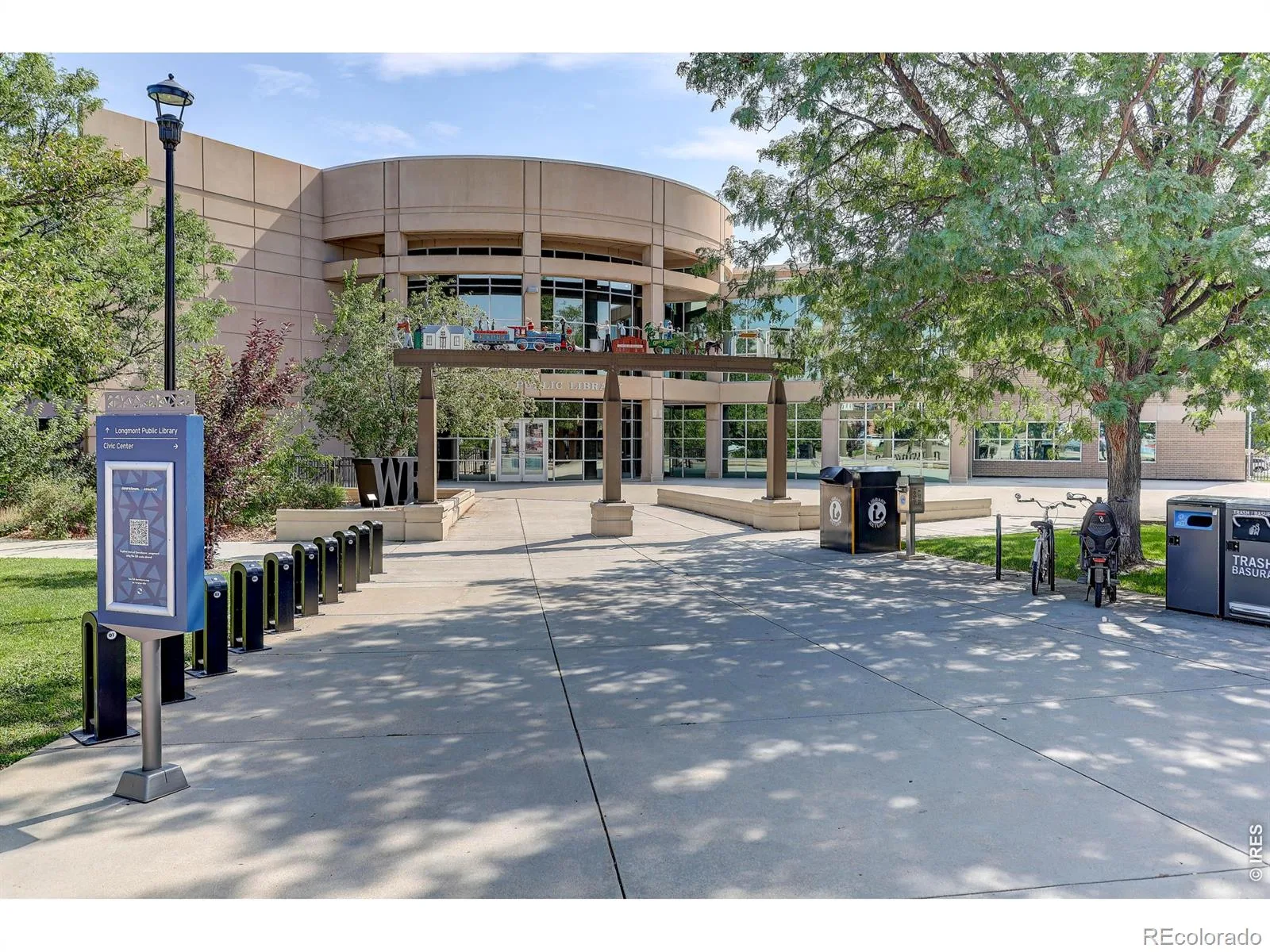 346 Wadsworth Circle Longmont CO 80504 | MLS #RECIR1065360 07302026184023 1600 34