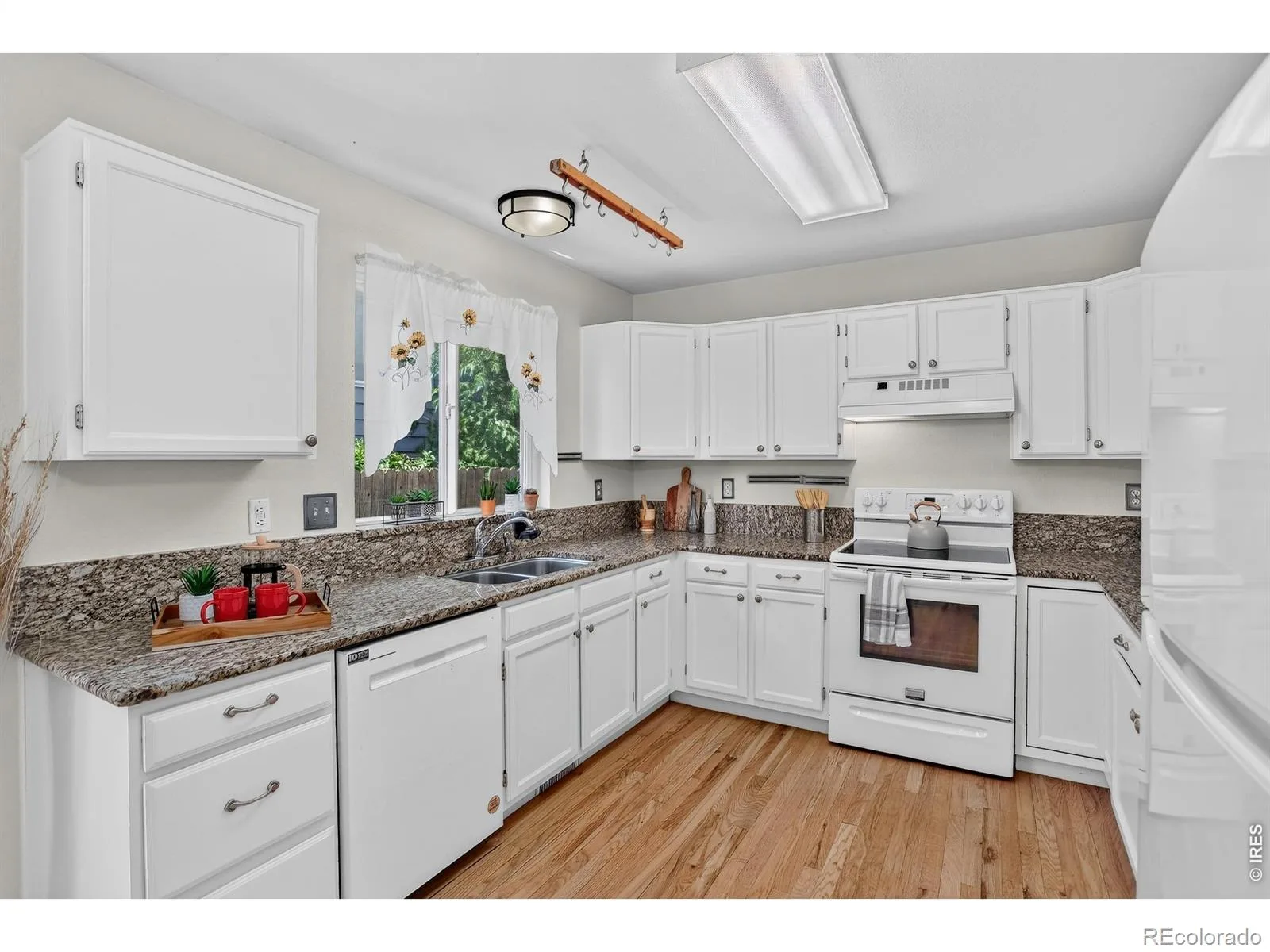 346 Wadsworth Circle Longmont CO 80504 | MLS #RECIR1065360 07302026184023 1600 7
