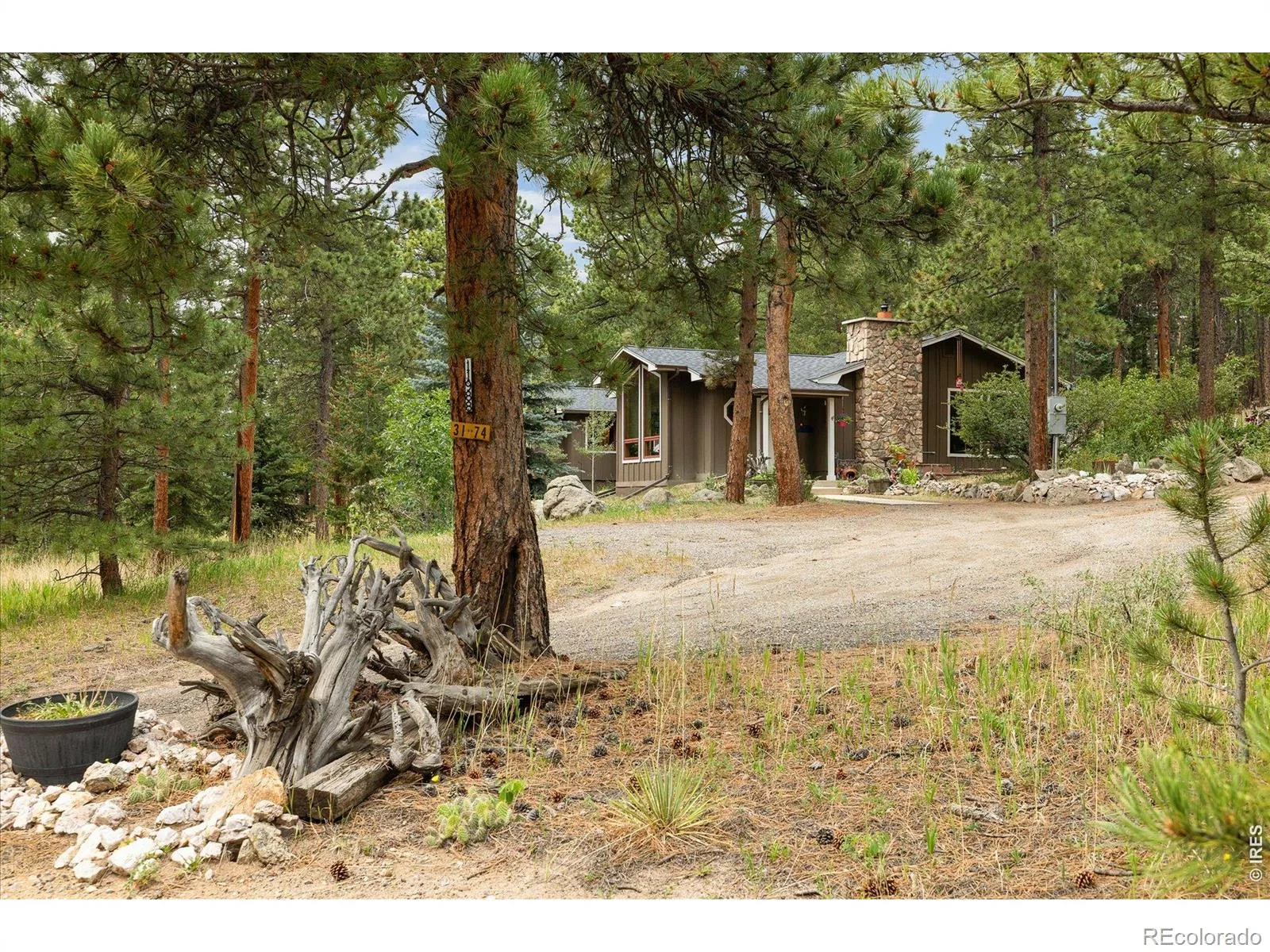 11988 Begole Circle Golden CO 80403 | MLS #RECIR1065385 08032026001438 1600 1