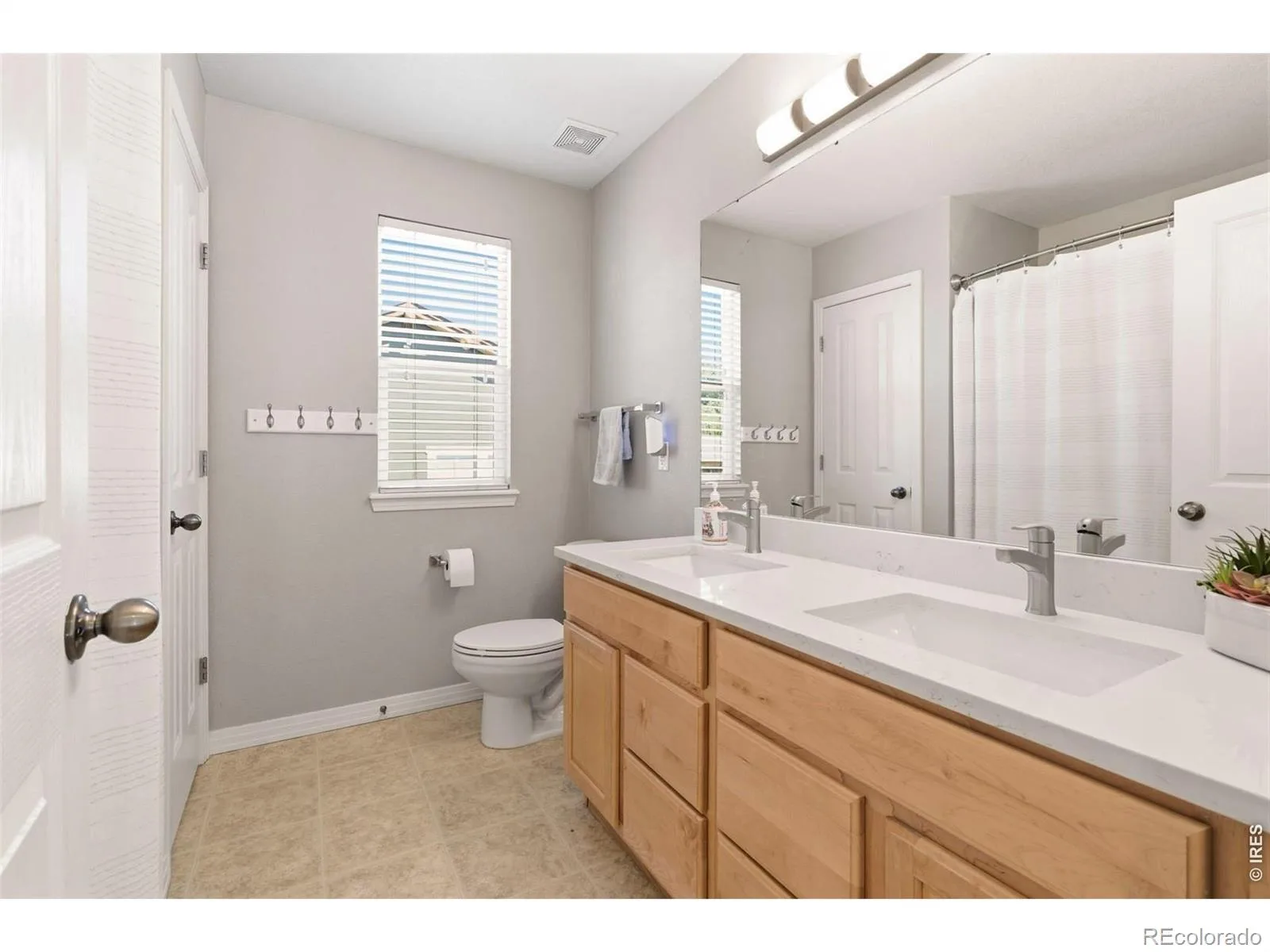 14363 Waterside Lane Broomfield CO 80023 | MLS #REC2170529 08102026002447 1600 21