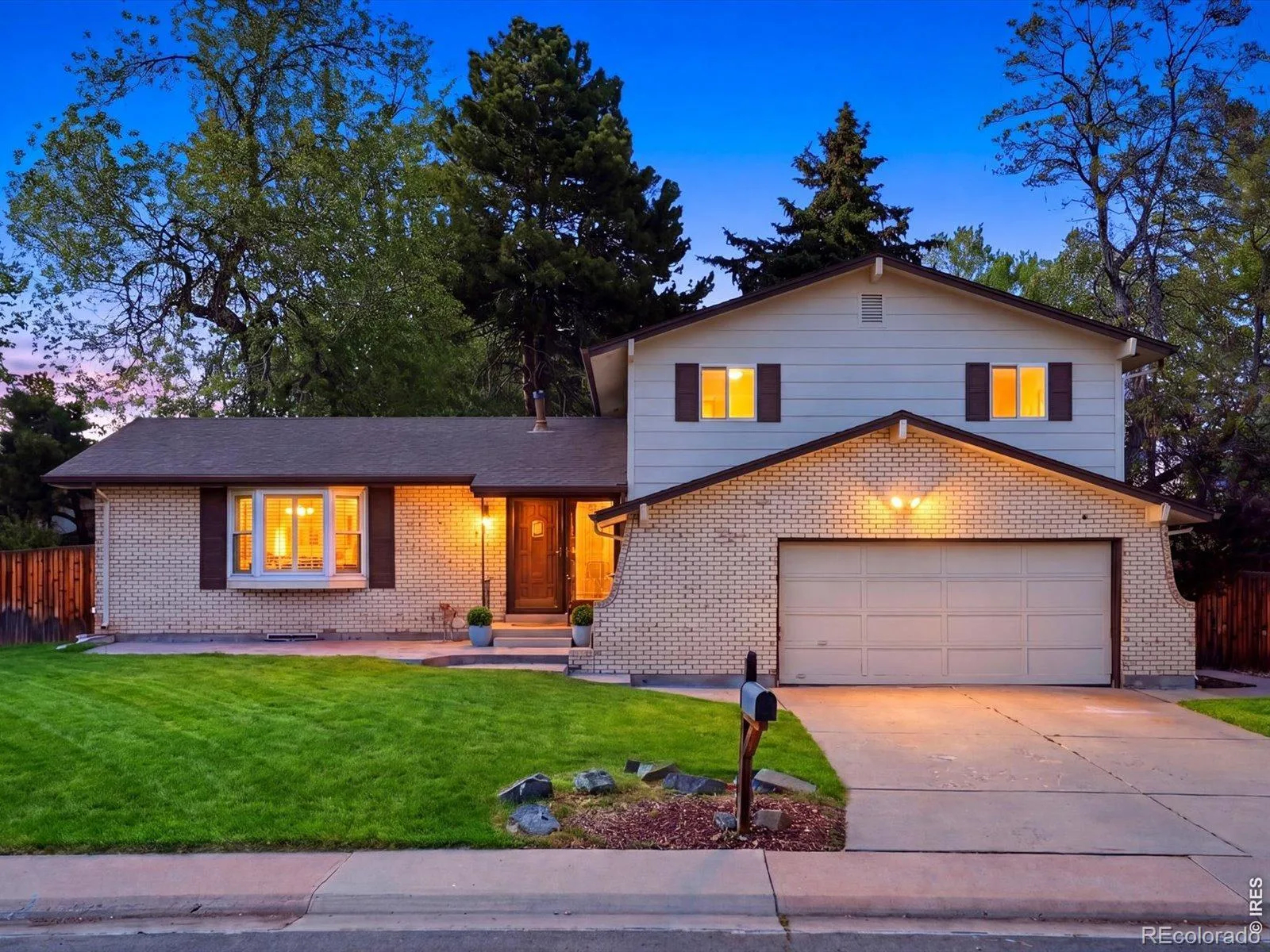 8923 W Warren Drive Lakewood CO 80227 | MLS #RECIR1065516 08182026004859 1600 3