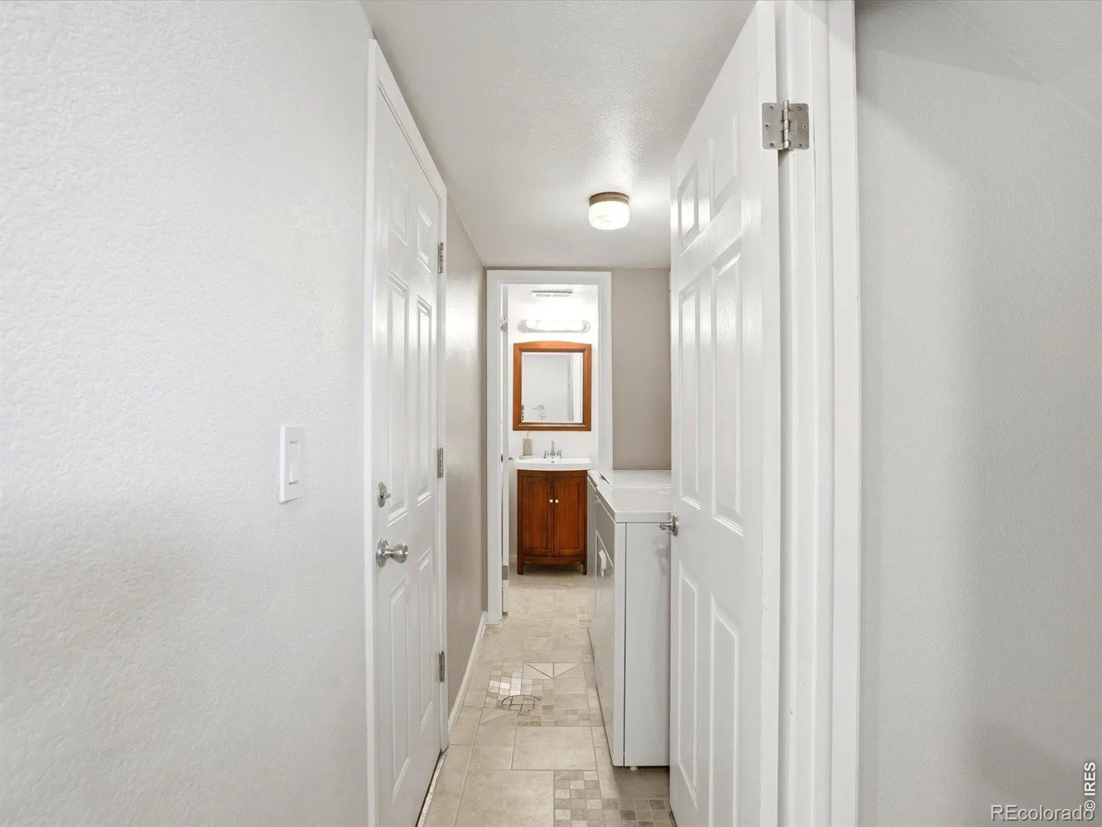 8923 W Warren Drive Lakewood CO 80227 | MLS #RECIR1065516 08182026004859 1600 33