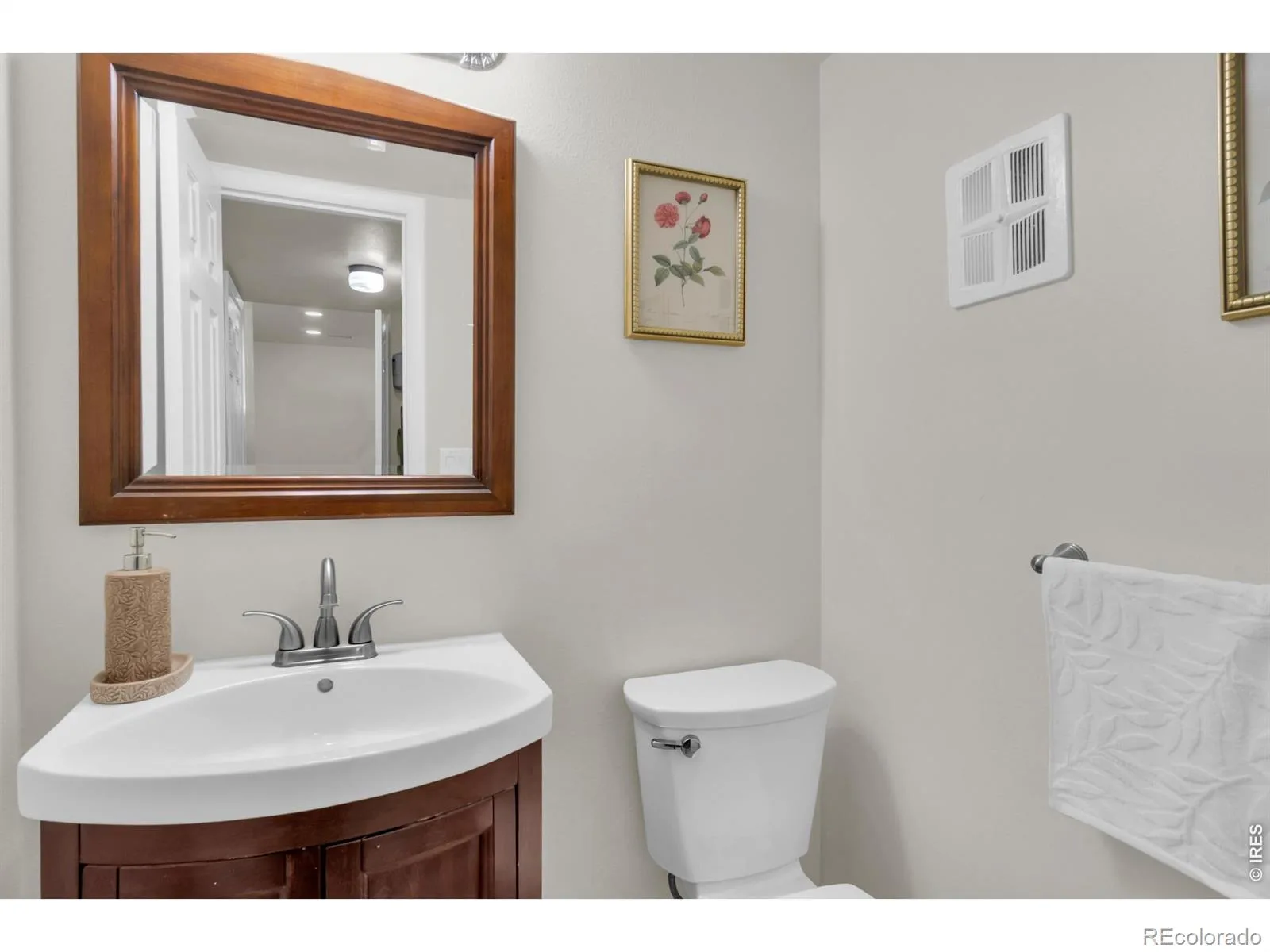 8923 W Warren Drive Lakewood CO 80227 | MLS #RECIR1065516 08182026004859 1600 35