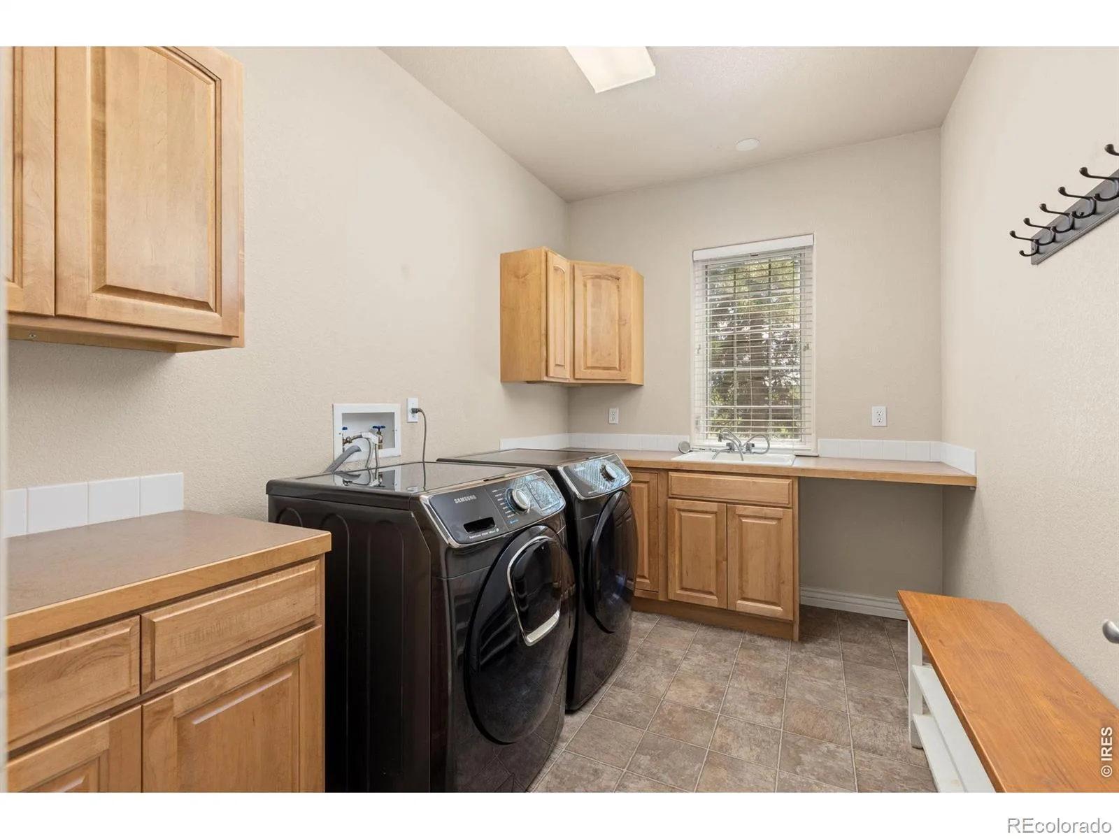 1001 Wyndemere Circle Longmont CO 80504 | MLS #RECIR1065519 07312026214512 1600 35