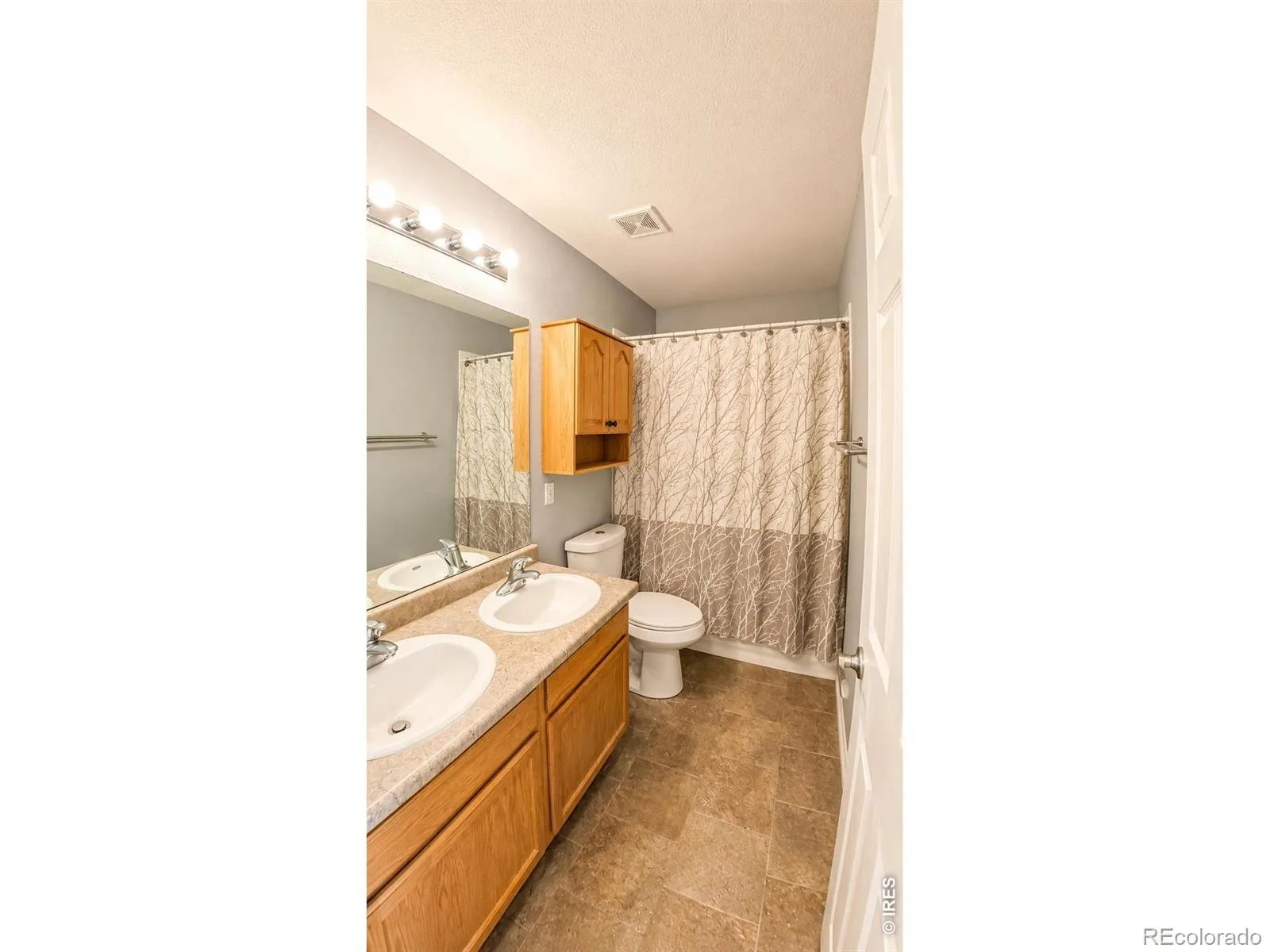 2123 E 100th Place Thornton CO 80229 | MLS #RECIR1065562 08012026031629 1600 23