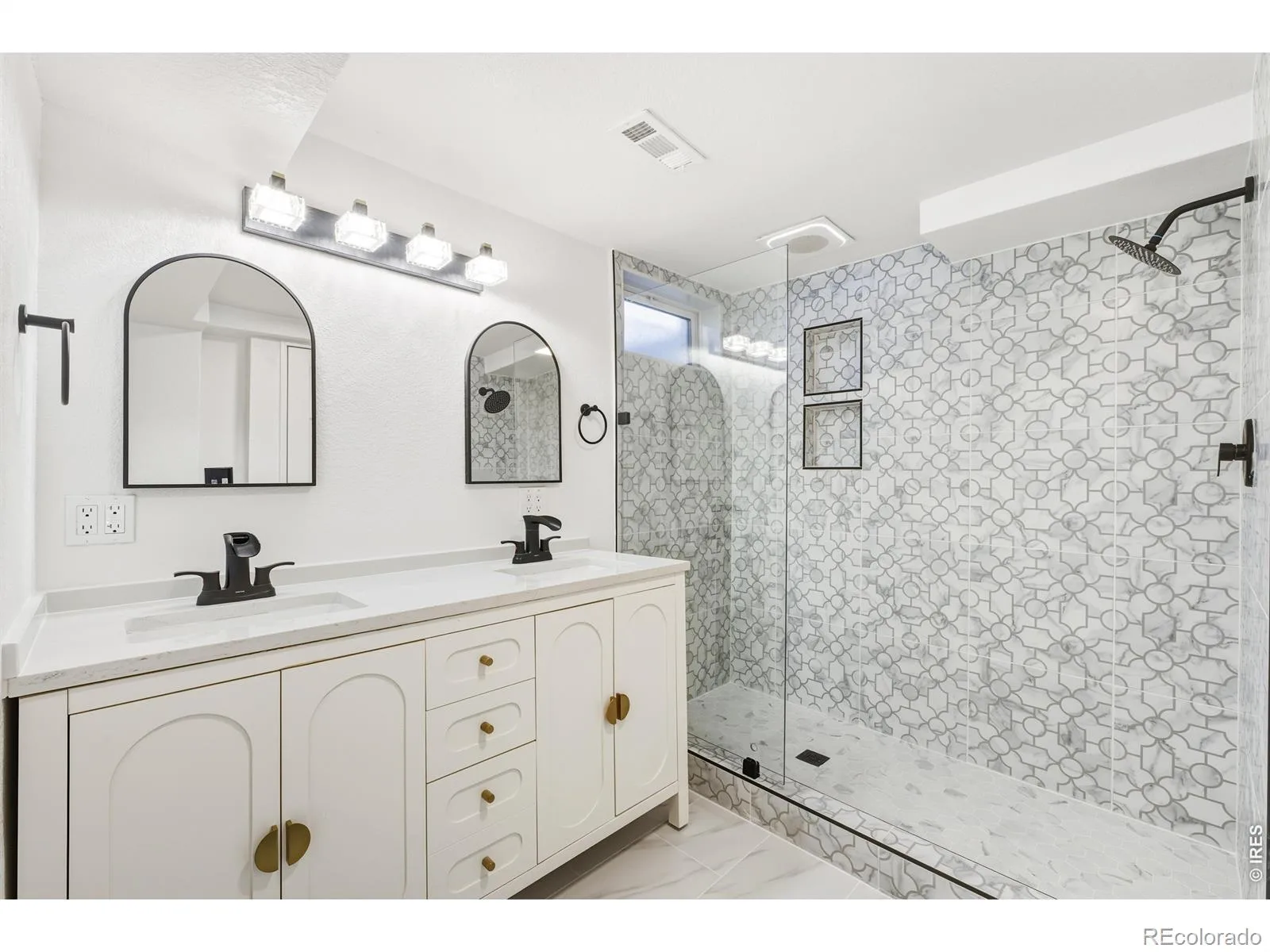 1080 S Garrison Street Lakewood CO 80226 | MLS #RECIR1065604 08022026142055 1600 13