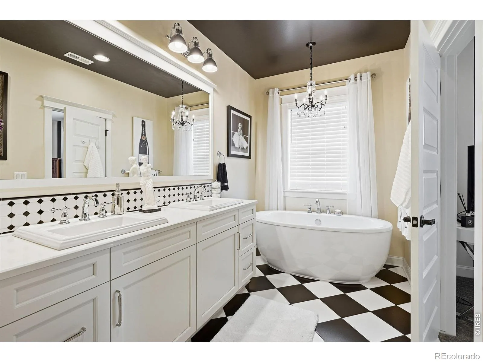 5881 N Beeler Street Denver CO 80238 | MLS #RECIR1065607 08102026002439 1600 18