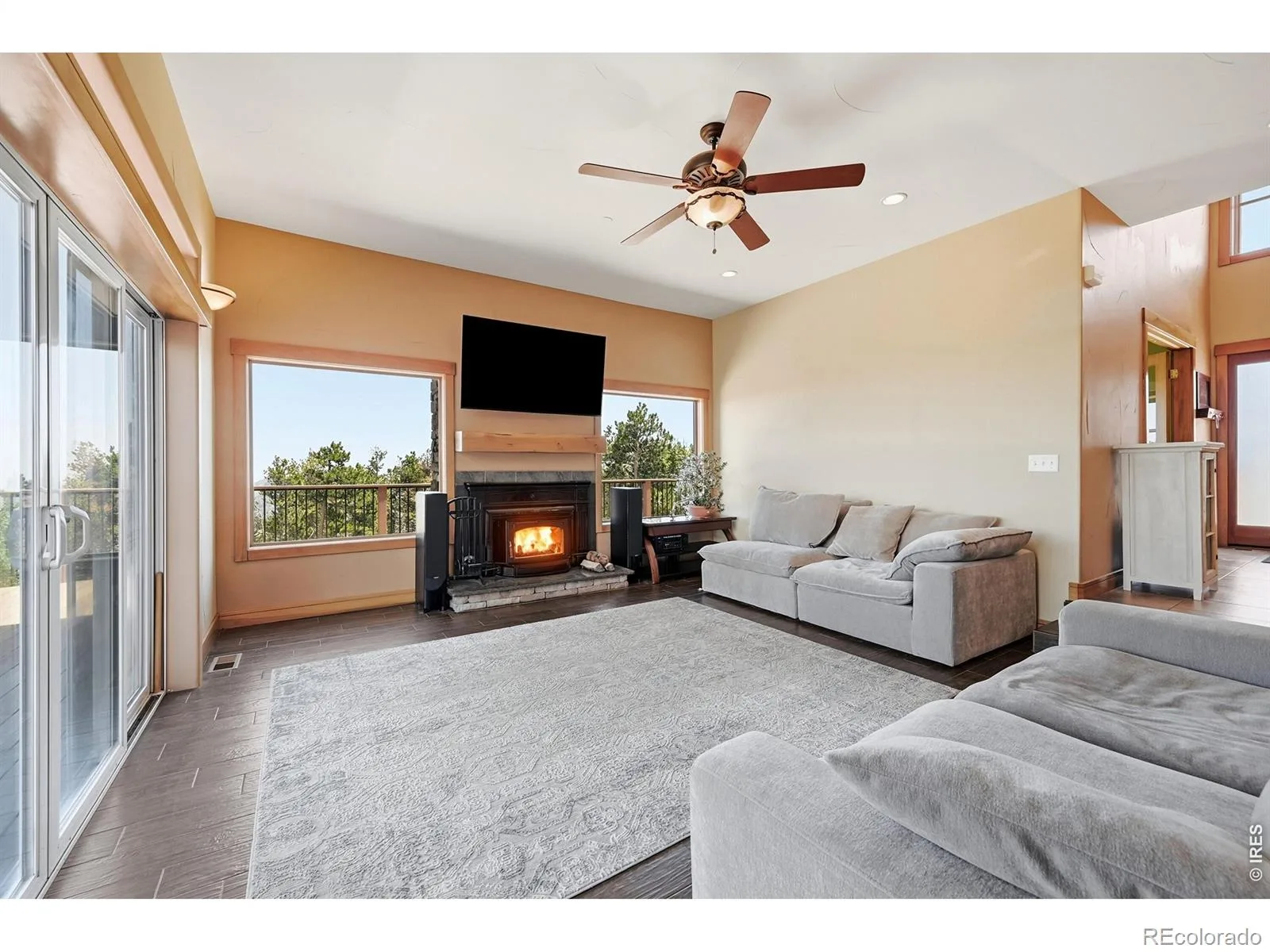800 Divide View Drive Golden CO 80403 | MLS #RECIR1065612 08122026002753 1600 24