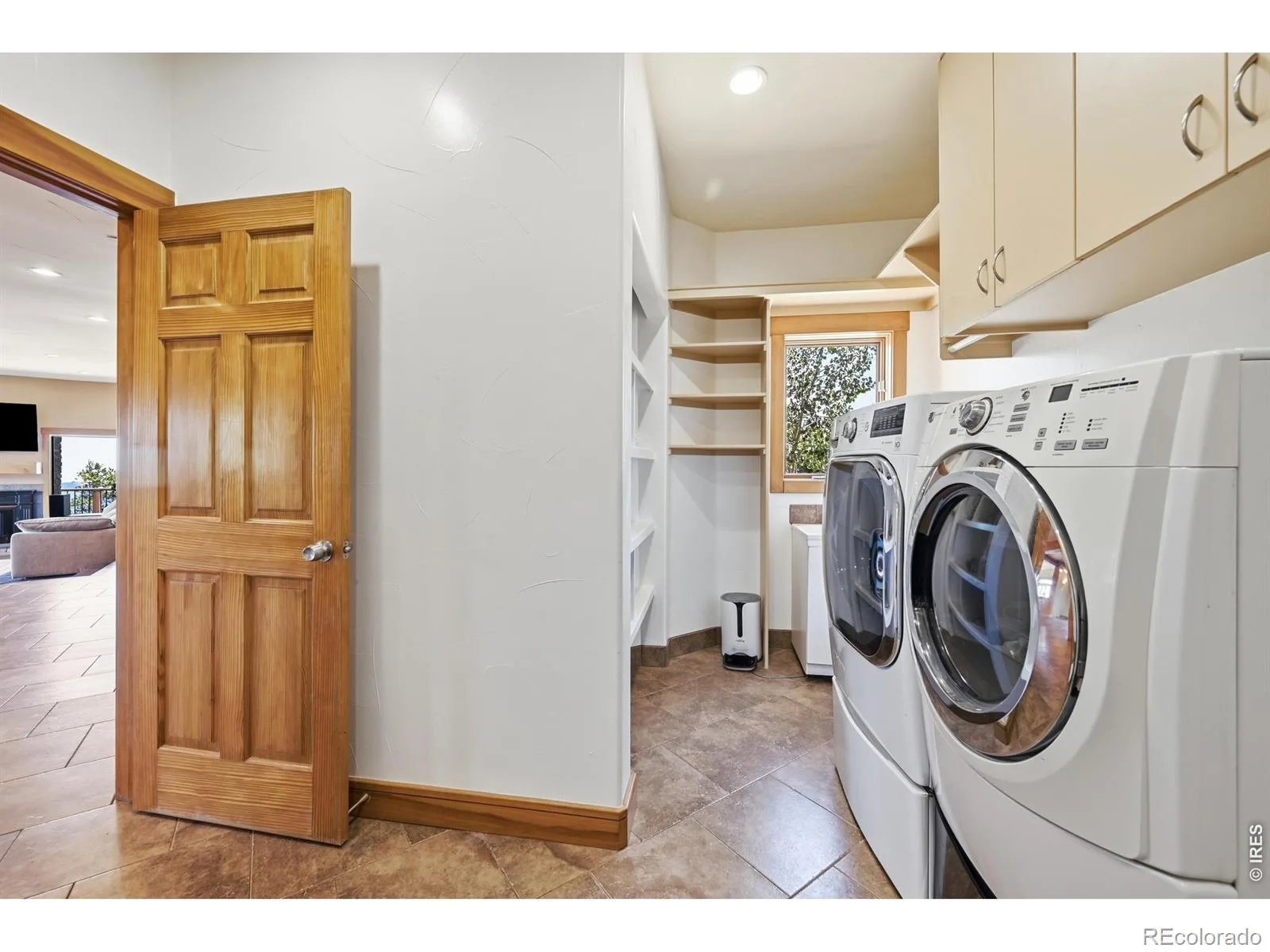 800 Divide View Drive Golden CO 80403 | MLS #RECIR1065612 08122026002753 1600 26