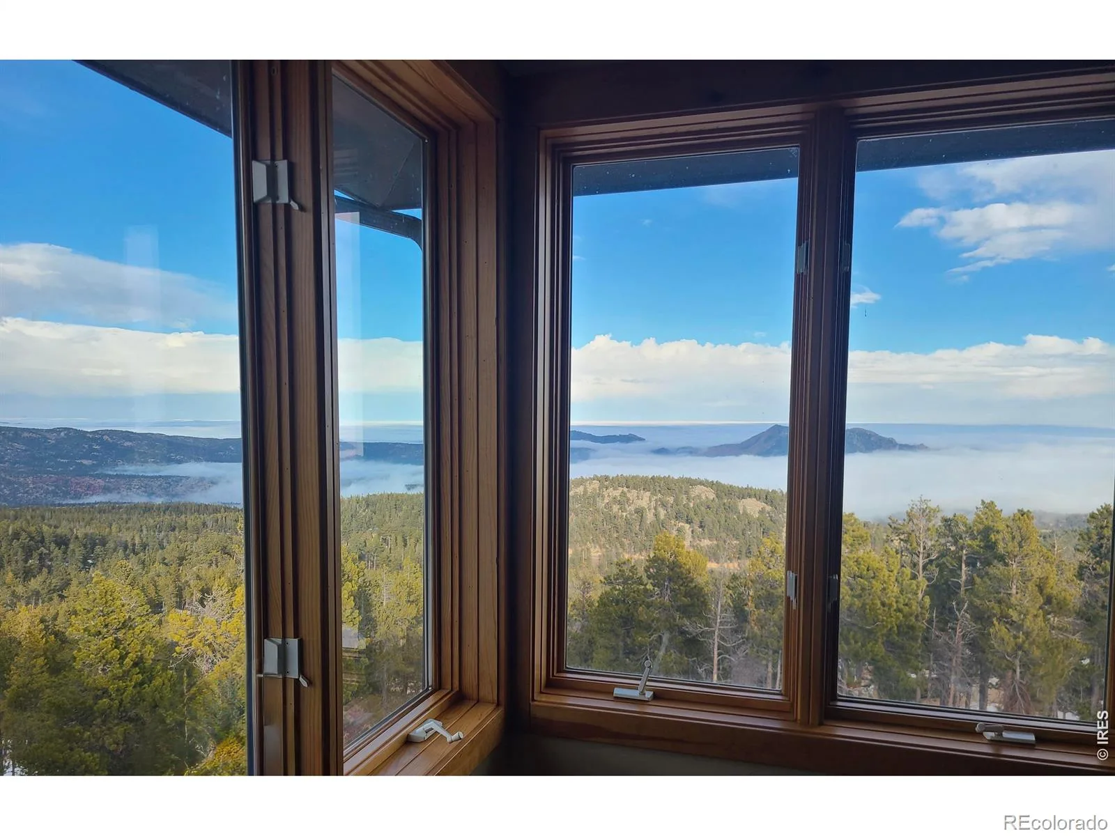 800 Divide View Drive Golden CO 80403 | MLS #RECIR1065612 08122026002753 1600 32