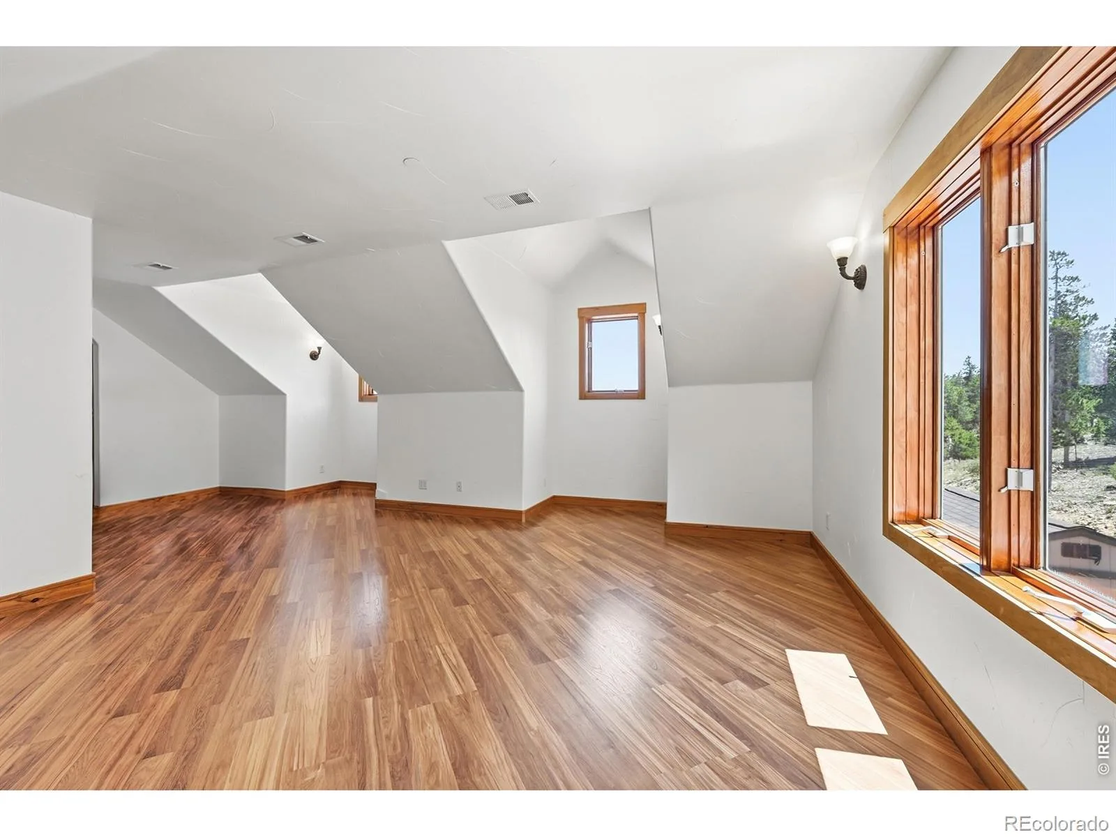 800 Divide View Drive Golden CO 80403 | MLS #RECIR1065612 08122026002753 1600 38