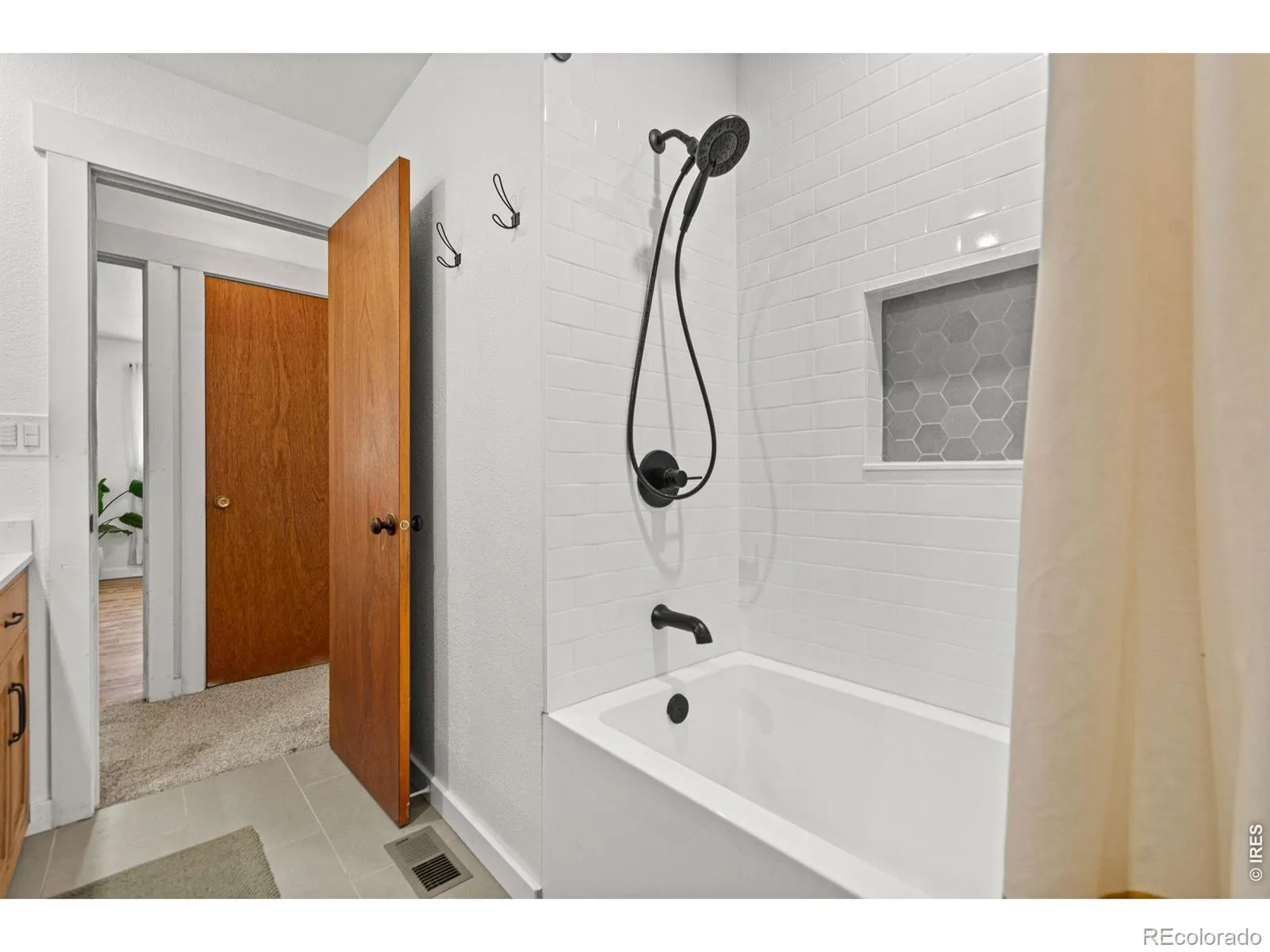 2012 Charro Avenue Longmont CO 80504 | MLS #RECIR1065649 08292026145307 1600 28