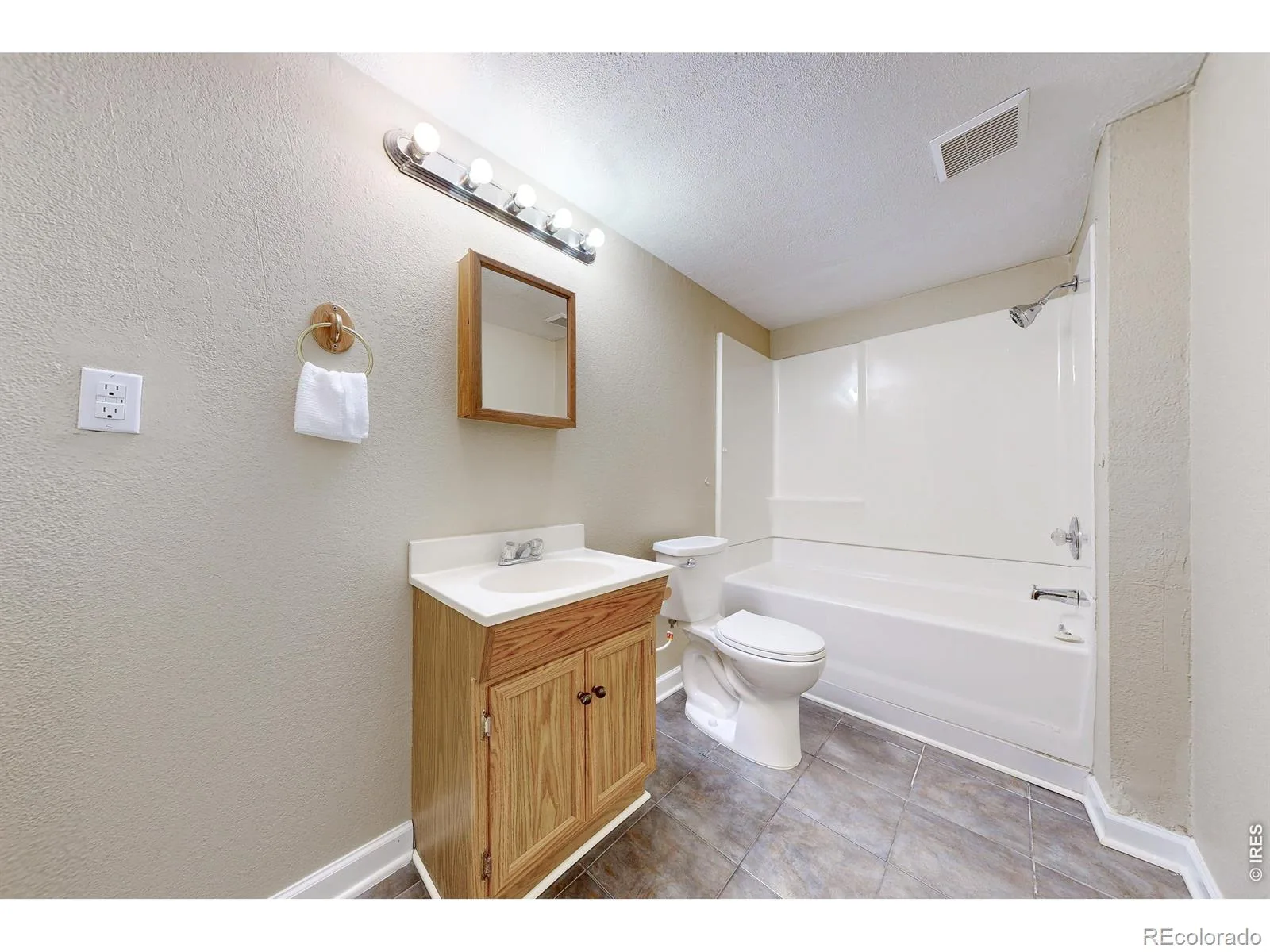 5047 E 112th Court Thornton CO 80233 | MLS #RECIR1065739 08282026234405 1600 28