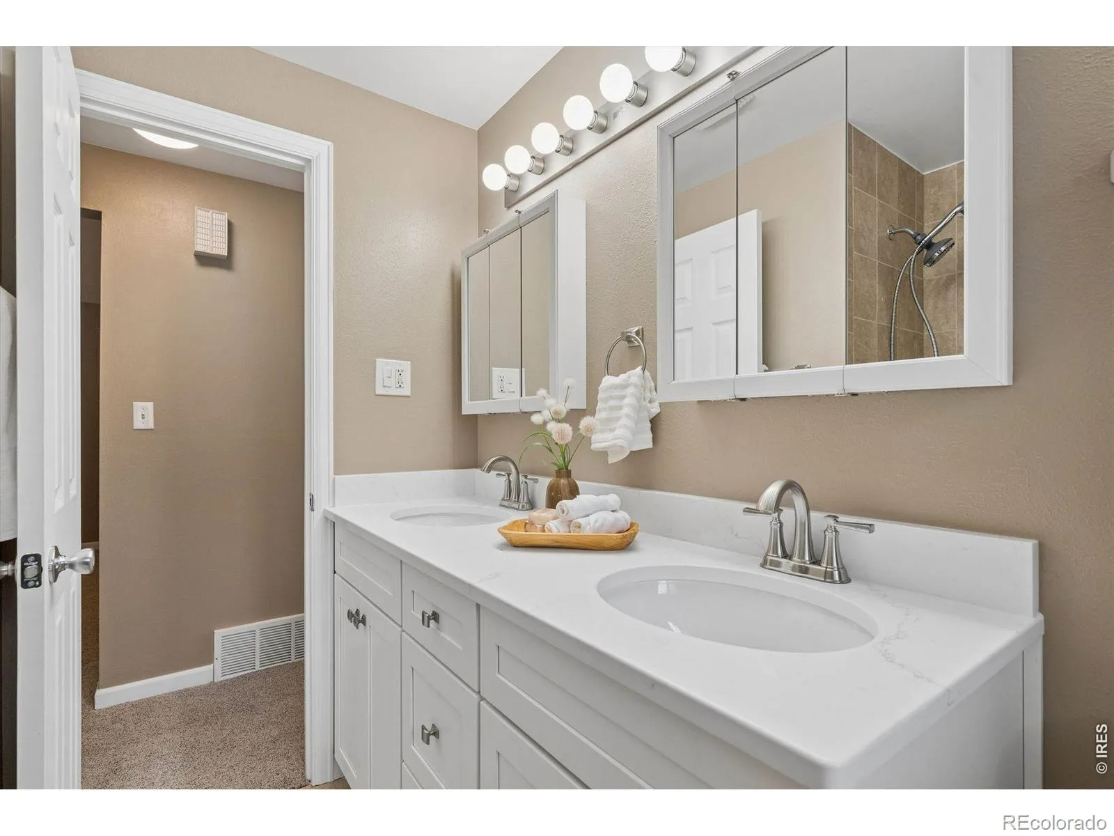 3250 Holland Street Wheat Ridge CO 80033 | MLS #RECIR1065753 08052026161748 1600 21