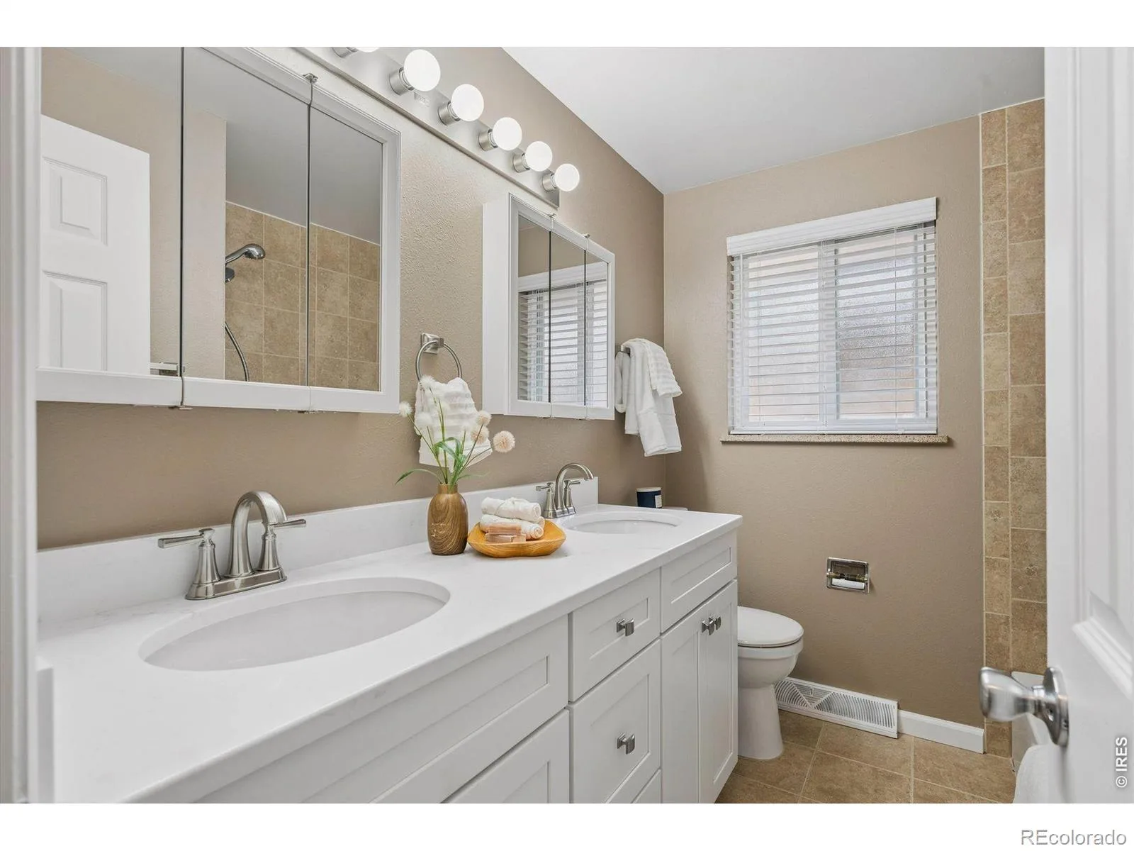 3250 Holland Street Wheat Ridge CO 80033 | MLS #RECIR1065753 08052026161748 1600 22