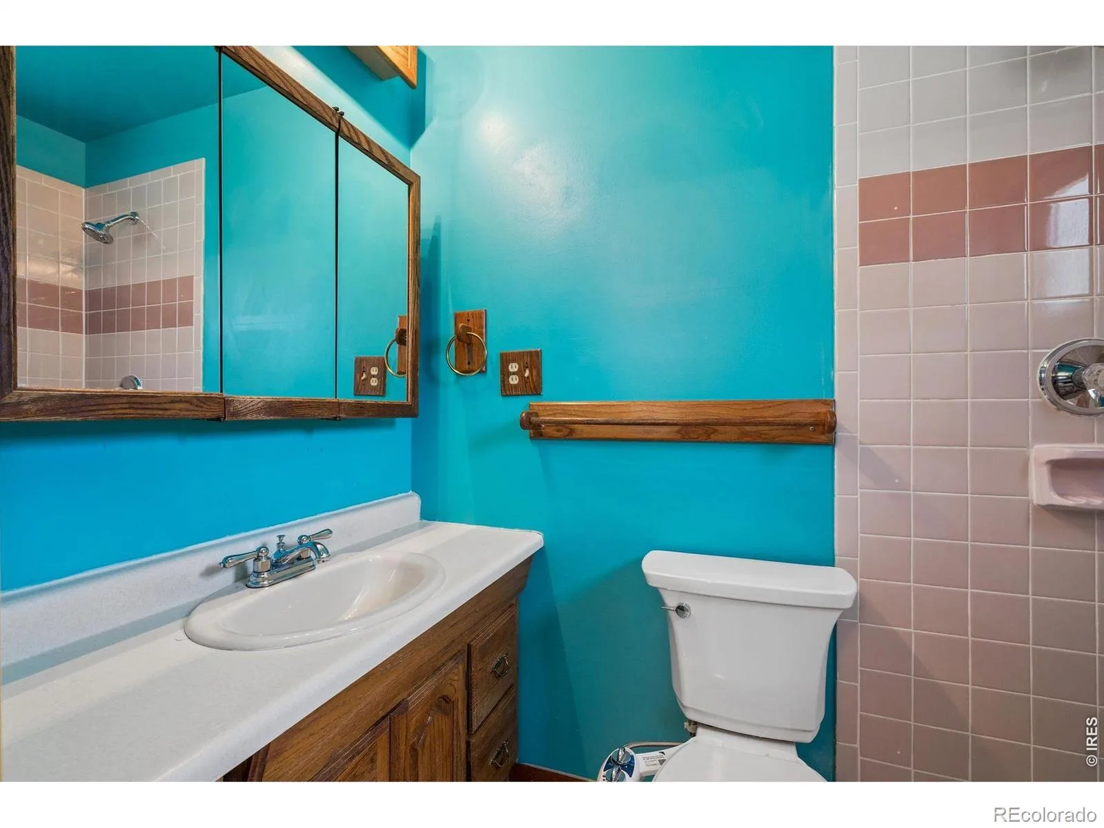 10355 W 13th Place Lakewood CO 80215 | MLS #RECIR1065807 08182026200005 1600 23