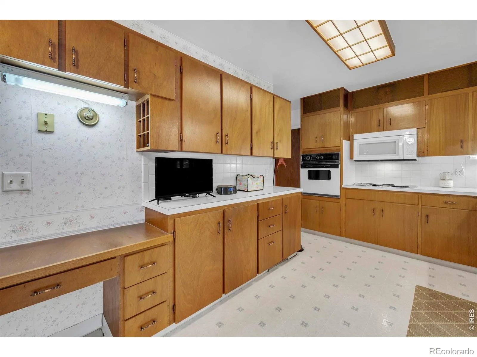 701 Lois Drive Louisville CO 80027 | MLS #RECIR1066012 08072026234311 1600 12