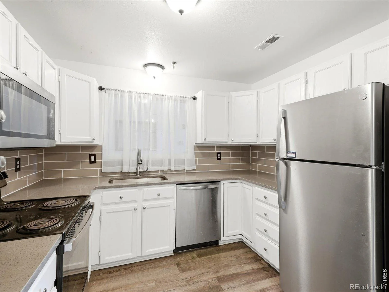 50 19th Avenue #30 Longmont CO 80501 | MLS #RECIR1066033 08072026220048 1600 16