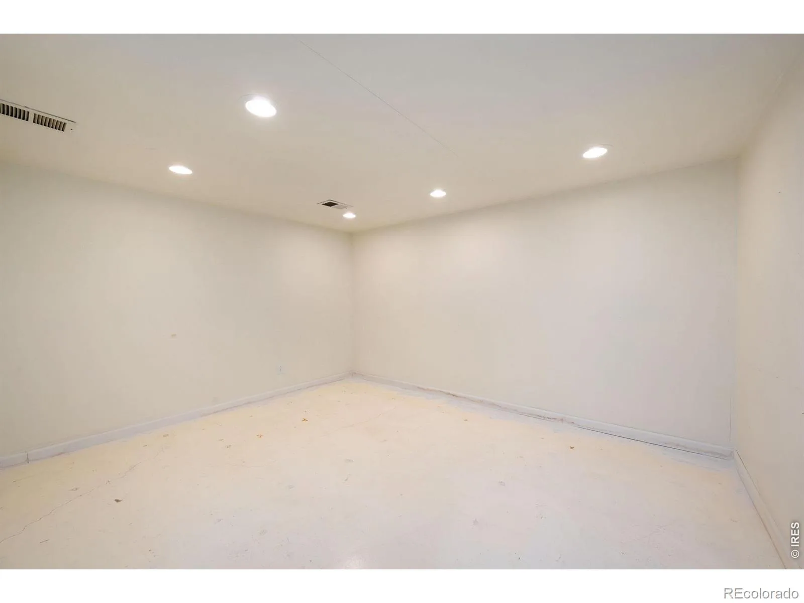 2612 Mountain View Avenue Longmont CO 80503 | MLS #RECIR1066091 08082026181341 1600 18