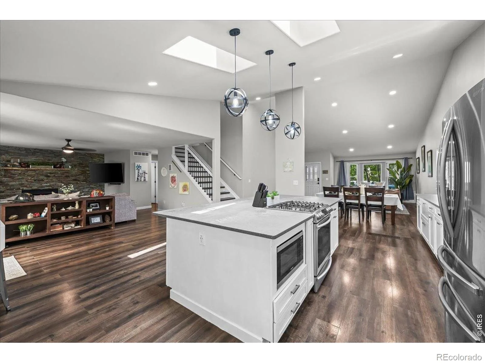 2431 Maplewood E Circle Longmont CO 80503 | MLS #RECIR1066104 08192026210813 1600 10