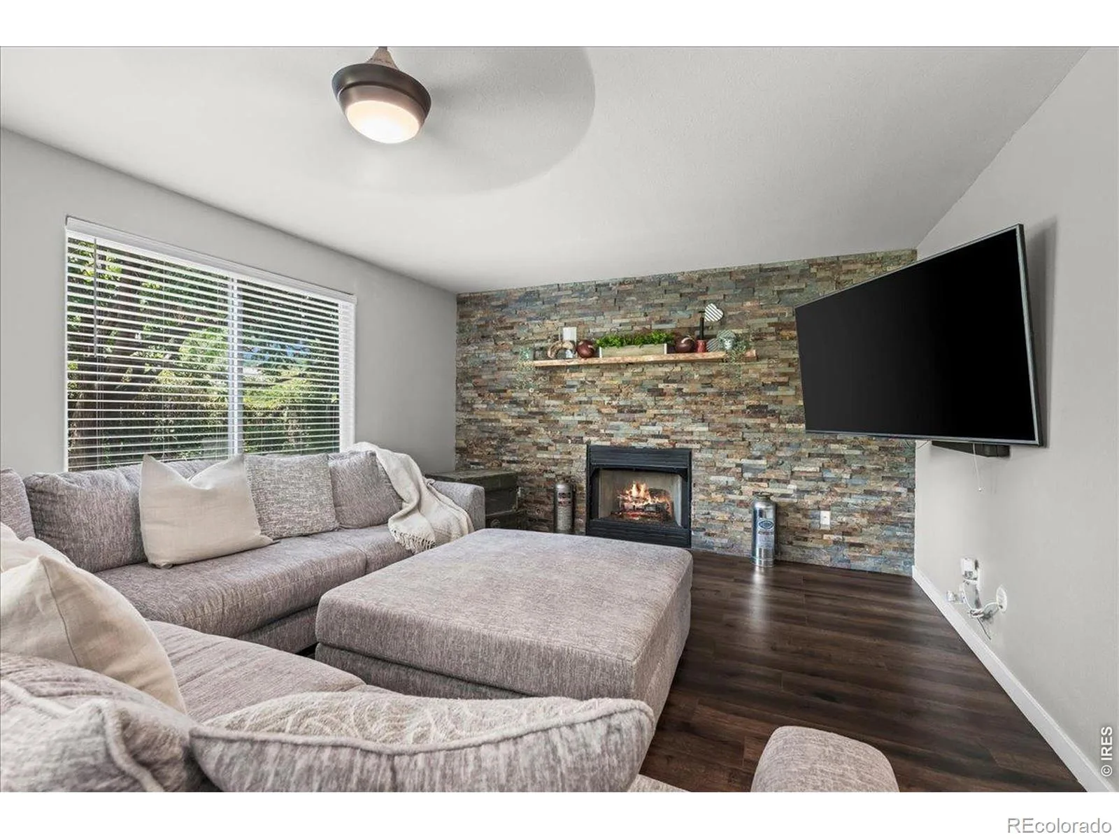 2431 Maplewood E Circle Longmont CO 80503 | MLS #RECIR1066104 08192026210813 1600 11