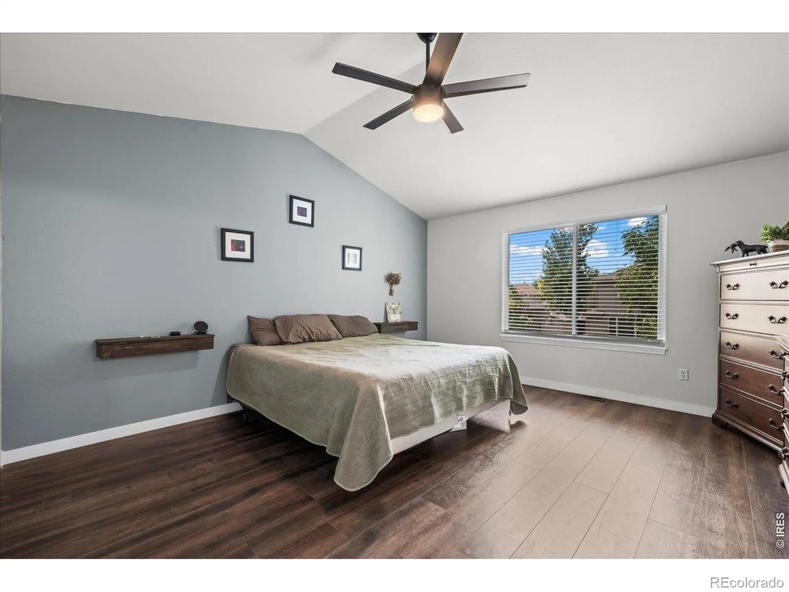 2431 Maplewood E Circle Longmont CO 80503 | MLS #RECIR1066104 08192026210813 1600 14