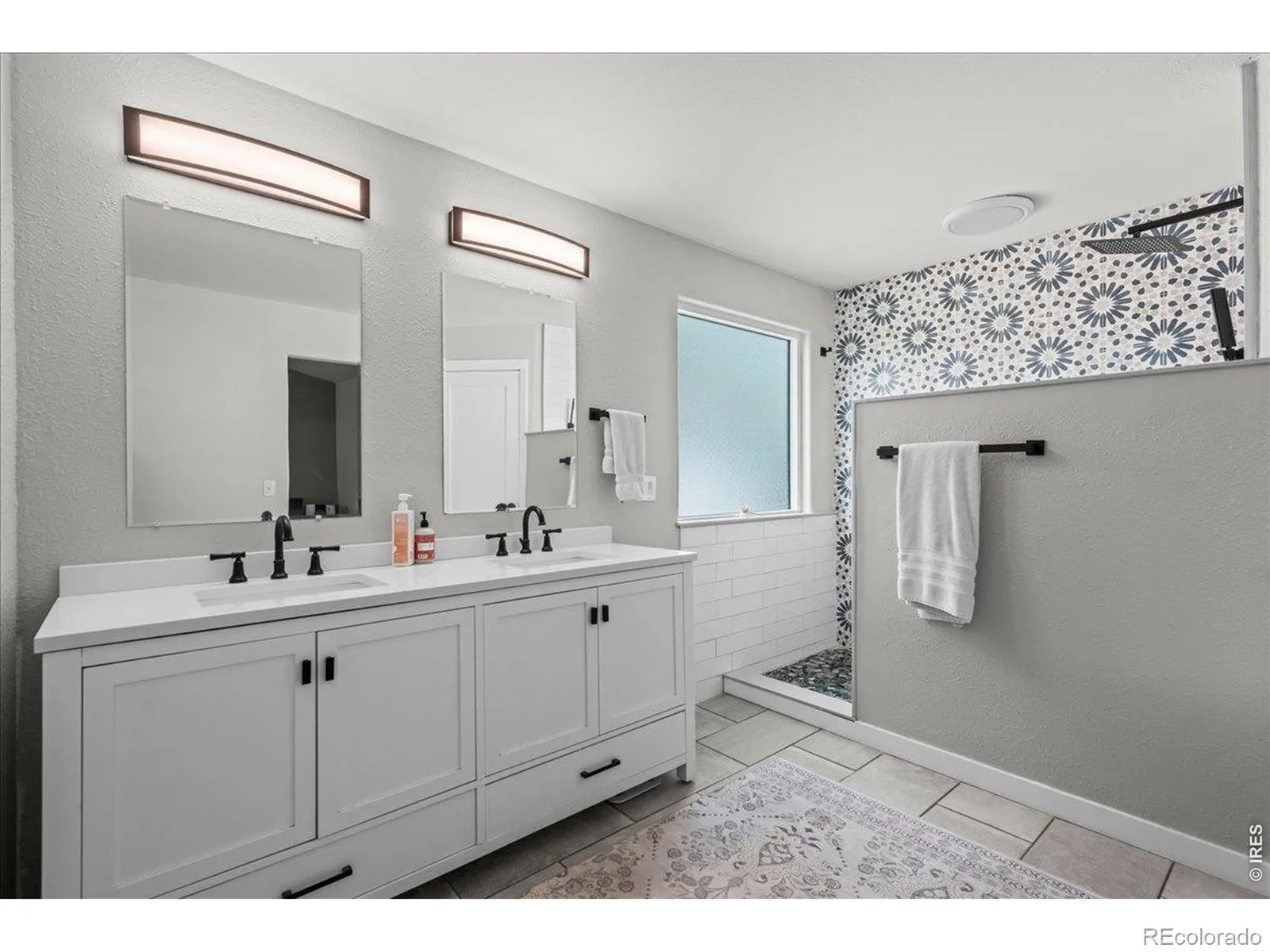 2431 Maplewood E Circle Longmont CO 80503 | MLS #RECIR1066104 08192026210813 1600 15