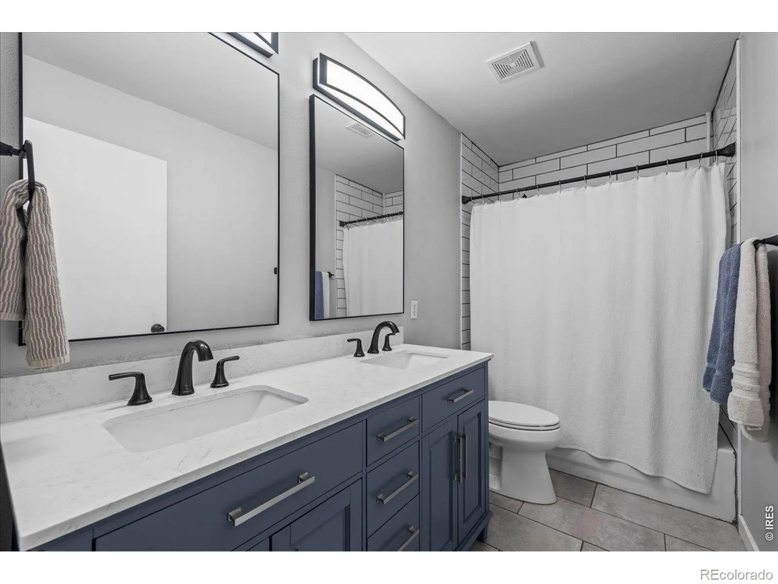 2431 Maplewood E Circle Longmont CO 80503 | MLS #RECIR1066104 08192026210813 1600 18