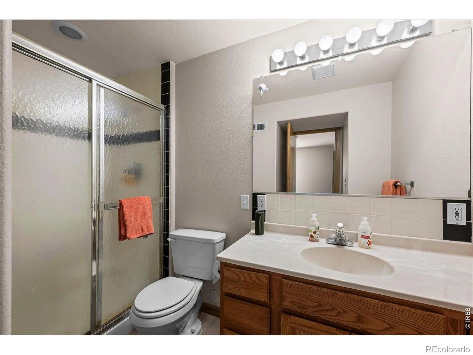 2431 Maplewood E Circle Longmont CO 80503 | MLS #RECIR1066104 08192026210813 1600 23