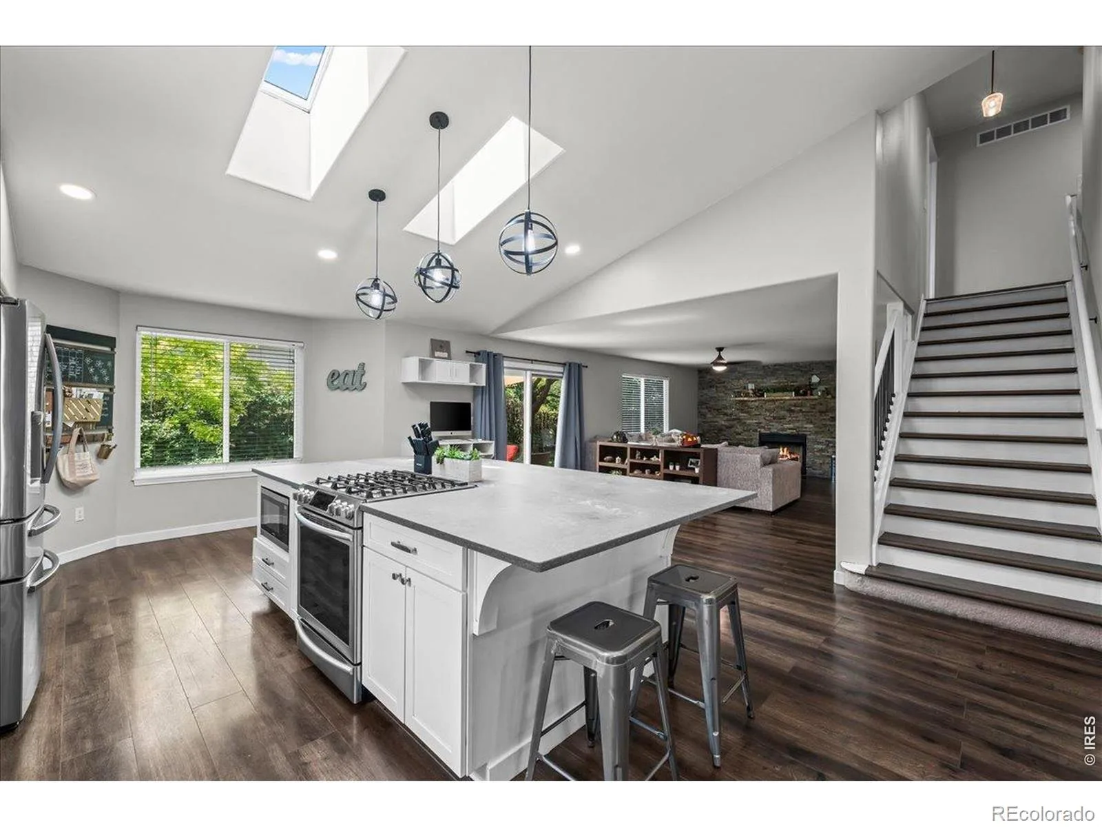 2431 Maplewood E Circle Longmont CO 80503 | MLS #RECIR1066104 08192026210813 1600 4