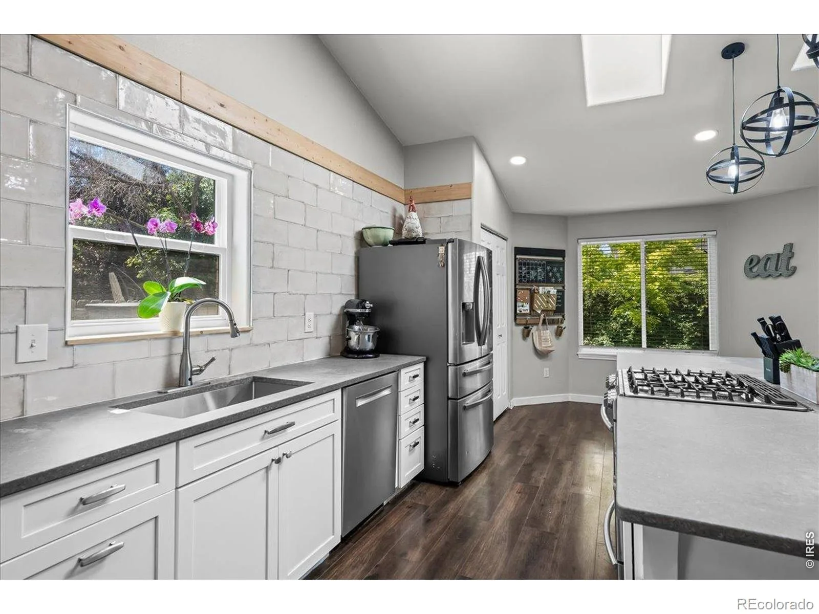 2431 Maplewood E Circle Longmont CO 80503 | MLS #RECIR1066104 08192026210813 1600 6