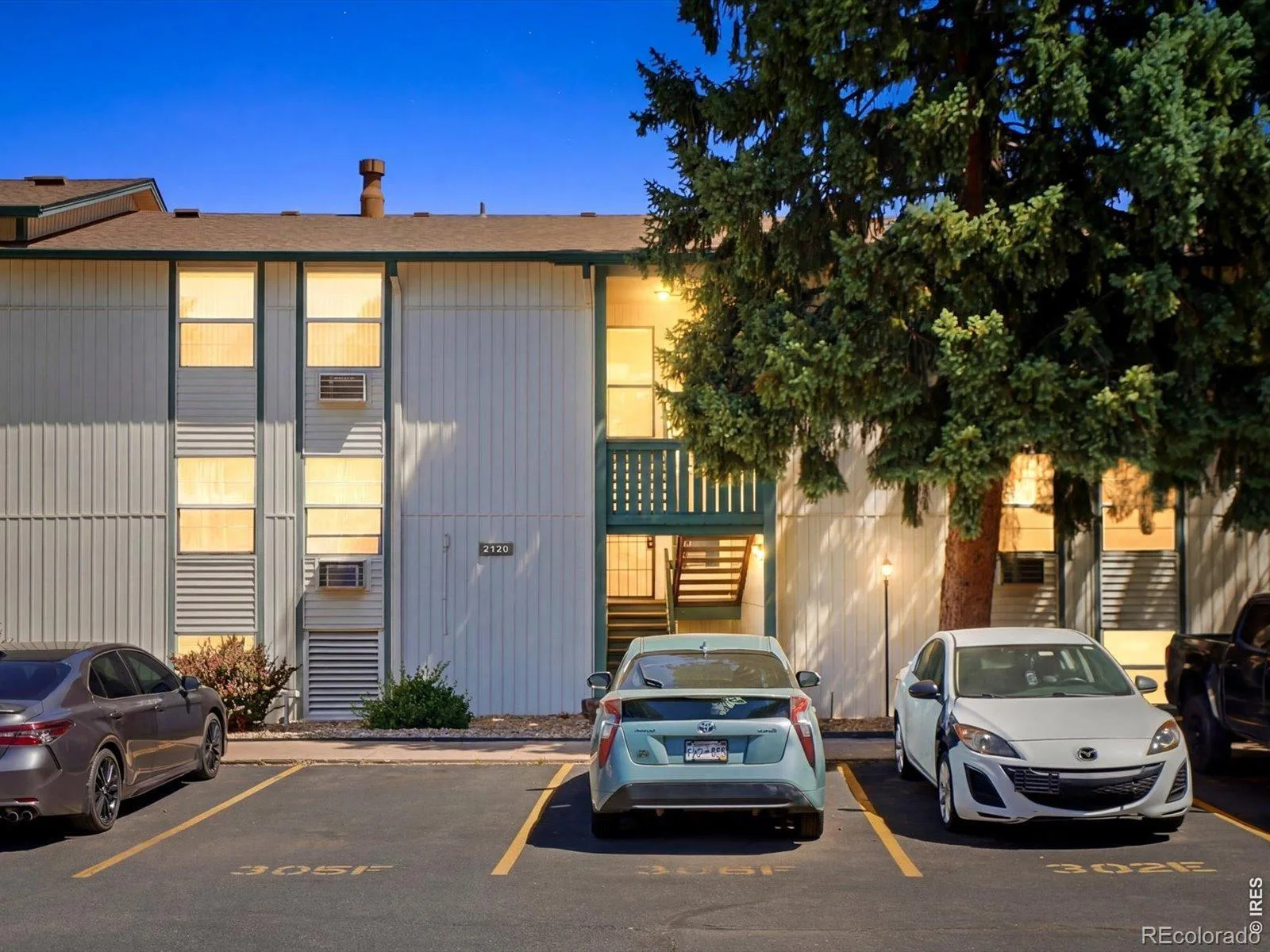 2120 S Vaughn Way #206F Aurora CO 80014 | MLS #RECIR1066146 08102026210246 1600 31