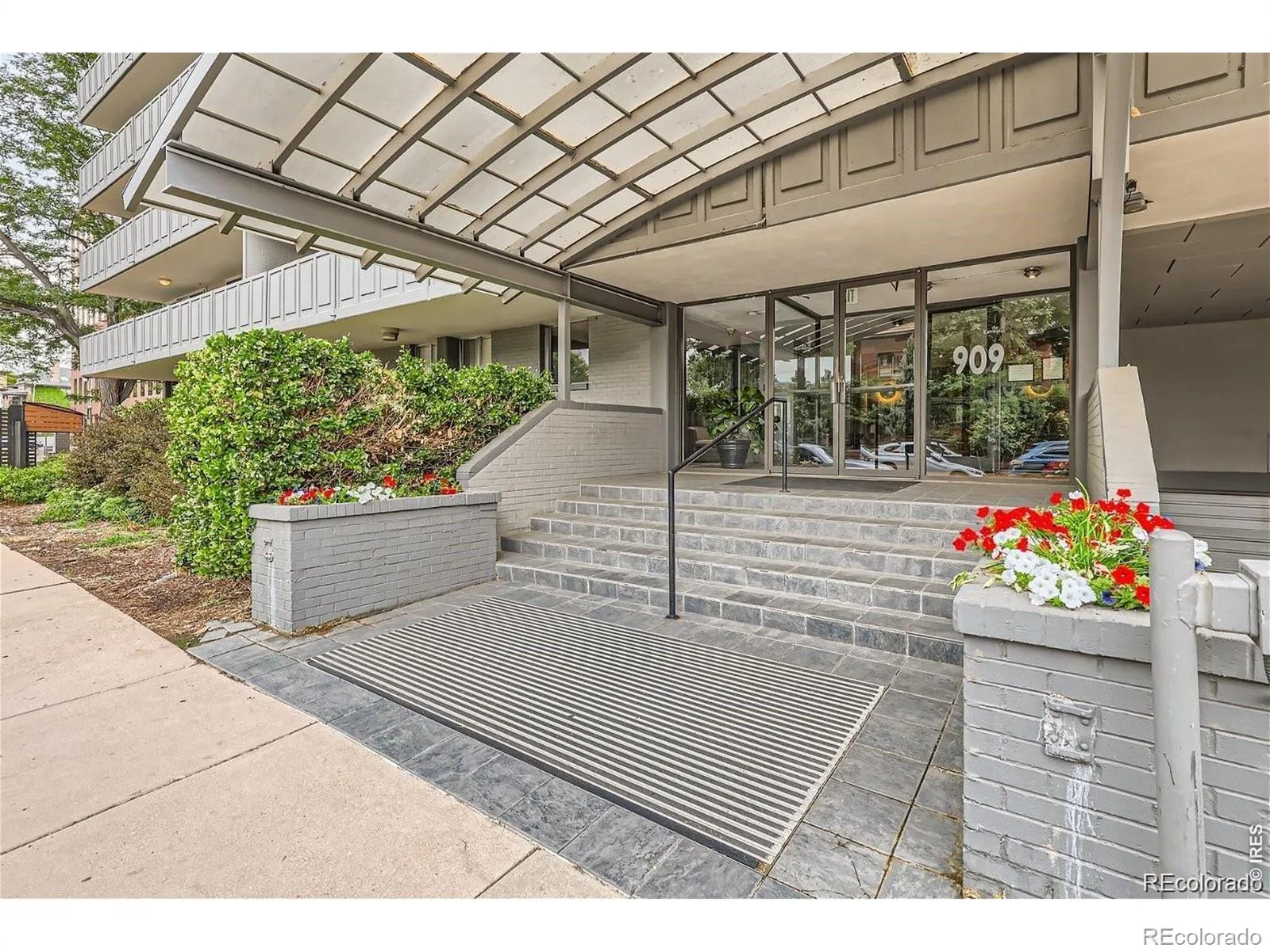 909 N Logan Street #A #4 Denver CO 80203 | MLS #RECIR1066157 08152026002616 1600 14