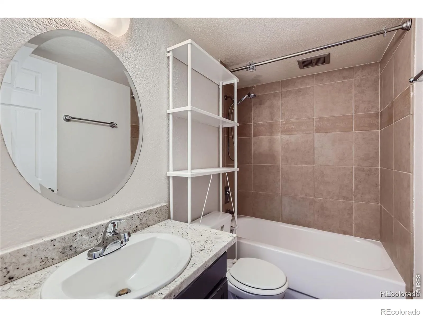 909 N Logan Street #A #4 Denver CO 80203 | MLS #RECIR1066157 08152026002616 1600 8
