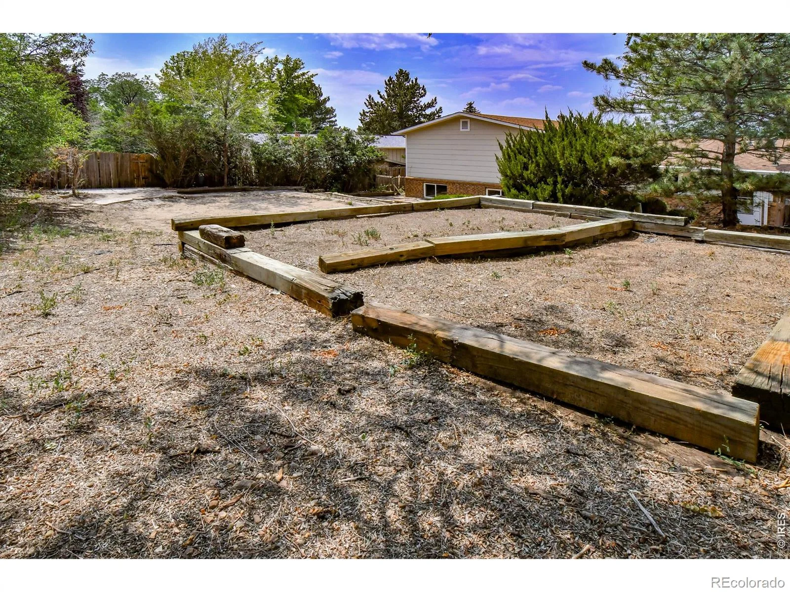 1442 Hilltop Drive Longmont CO 80504 | MLS #RECIR1066201 08112026191705 1600 38