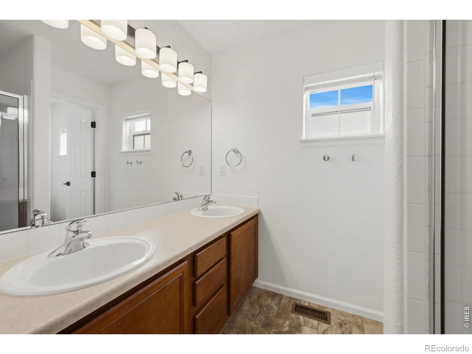 2215 Watersong Circle Longmont CO 80504 | MLS #RECIR1066226 08112026215748 1600 22