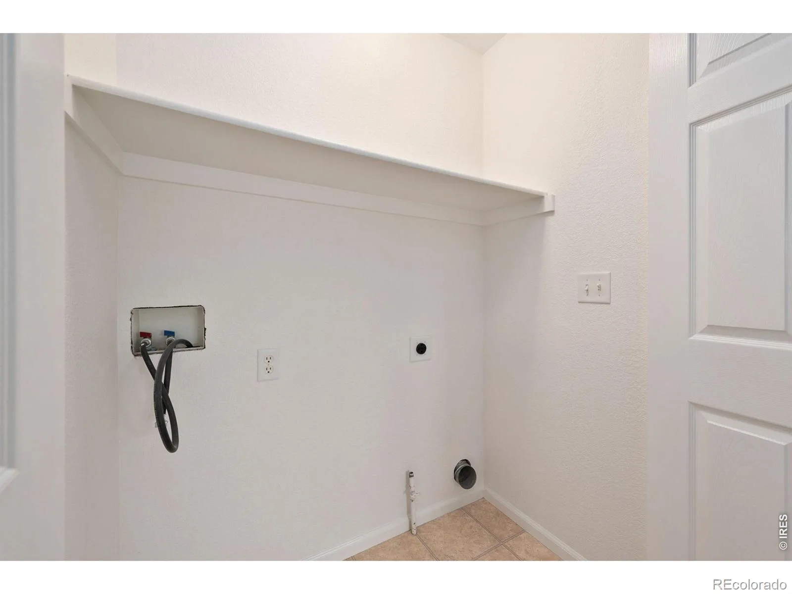 2215 Watersong Circle Longmont CO 80504 | MLS #RECIR1066226 08112026215748 1600 23