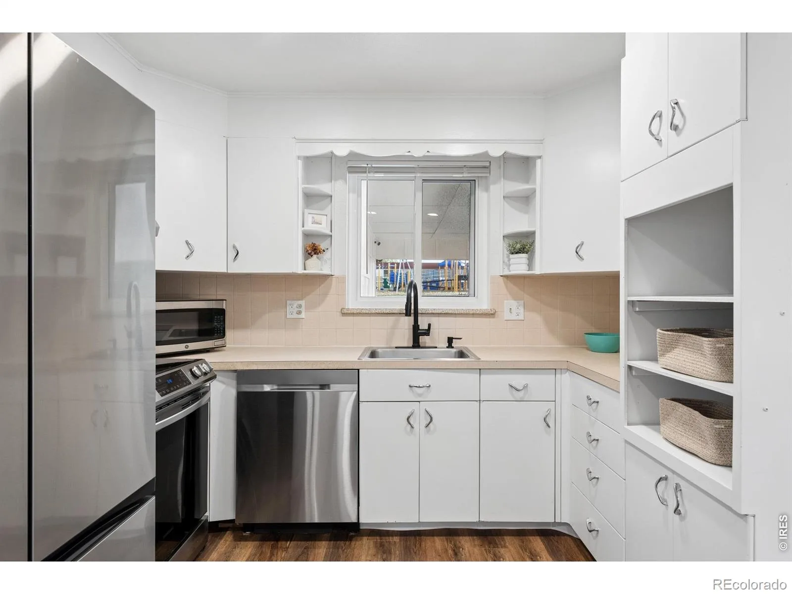 3148 E Maplewood Avenue Centennial CO 80121 | MLS #RECIR1066292 08122026194641 1600 7