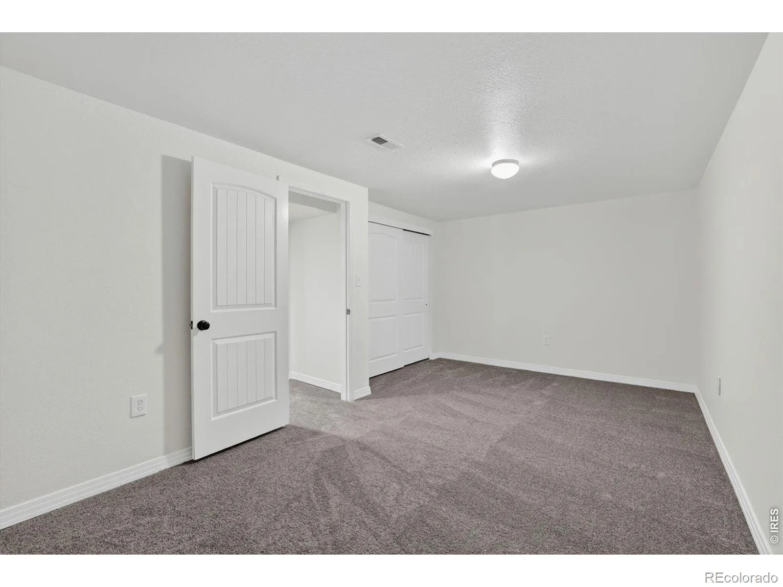 1348 S Drexel Way Lakewood CO 80232 | MLS #RECIR1066332 08132026001627 1600 26