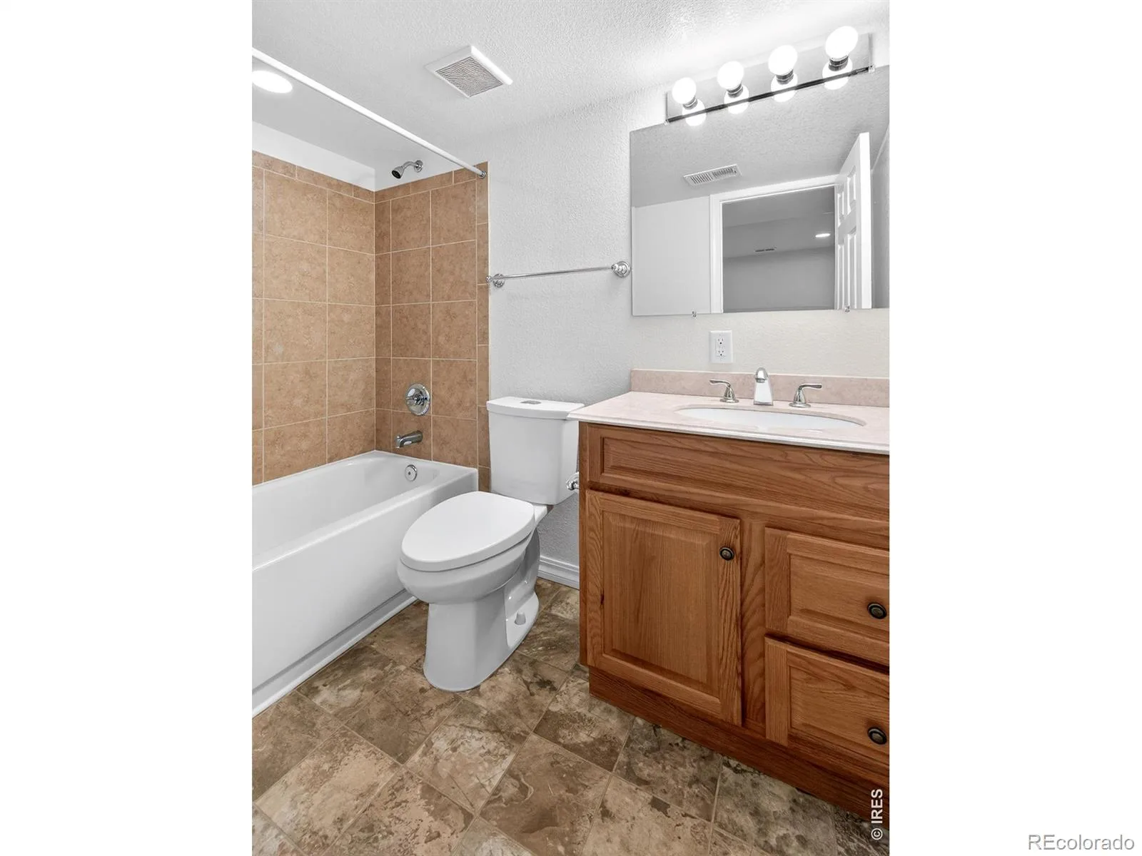 510 N Parkside Drive #E Longmont CO 80501 | MLS #RECIR1066336 08132026015518 1600 25