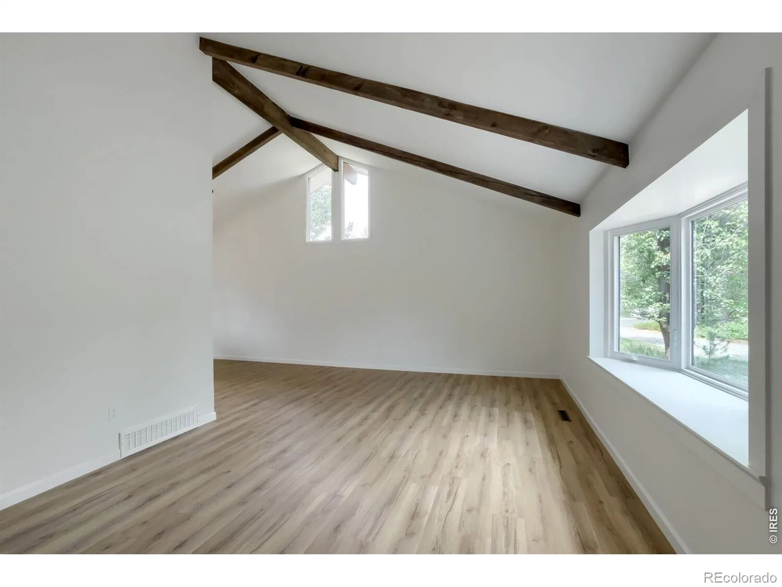 2305 Lake Park Drive Longmont CO 80503 | MLS #RECIR1066454 08142026023421 1600 13