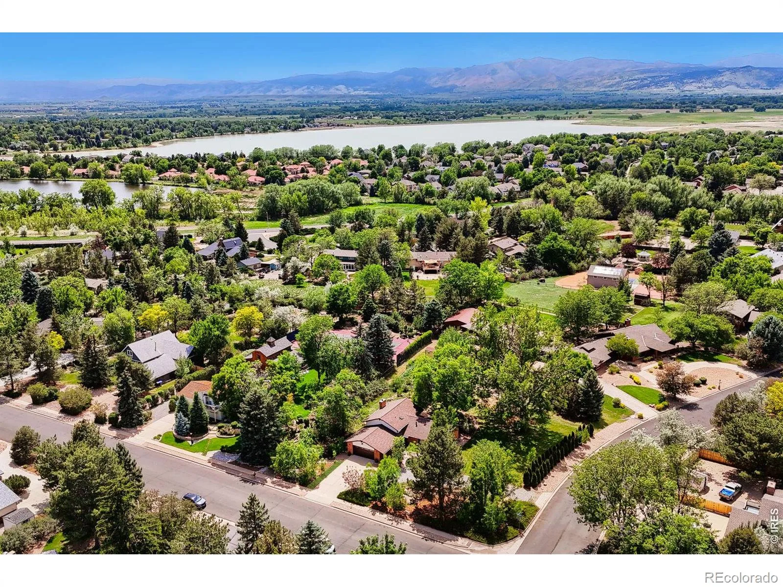 2305 Lake Park Drive Longmont CO 80503 | MLS #RECIR1066454 08142026023421 1600 34