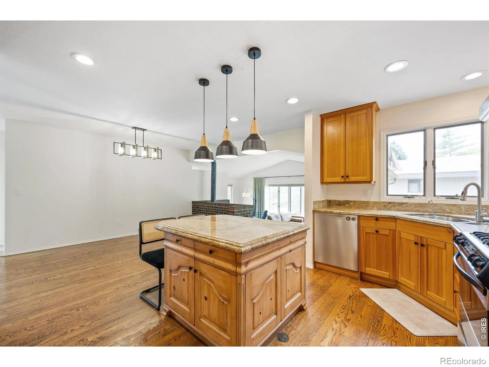 5411 S Manitou Road Littleton CO 80123 | MLS #RECIR1066623 08172026171657 1600 6