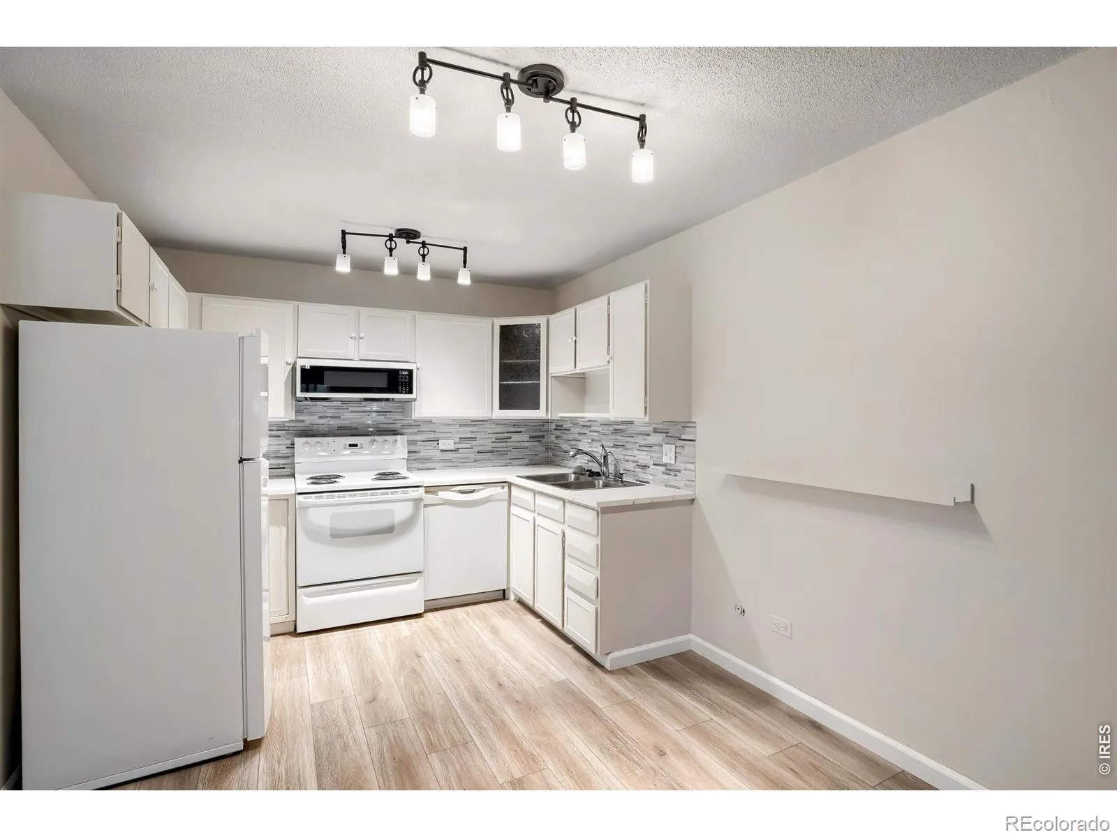 680 S Alton Way #1B #41 Denver CO 80247 | MLS #RECIR1066814 08202026014239 1600 5