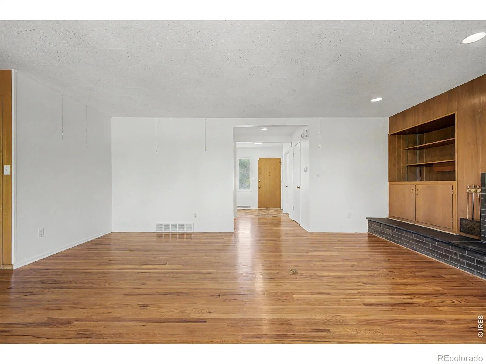 2555 Queen Street Lakewood CO 80215 | MLS #RECIR1066850 08202026180833 1600 15