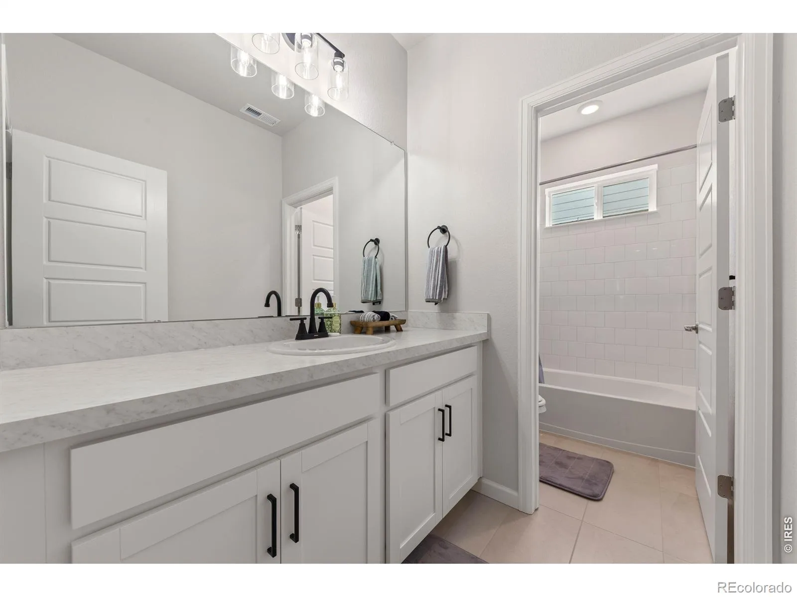 10622 Truckee Street Commerce City CO 80022 | MLS #RECIR1066860 08282026182801 1600 14