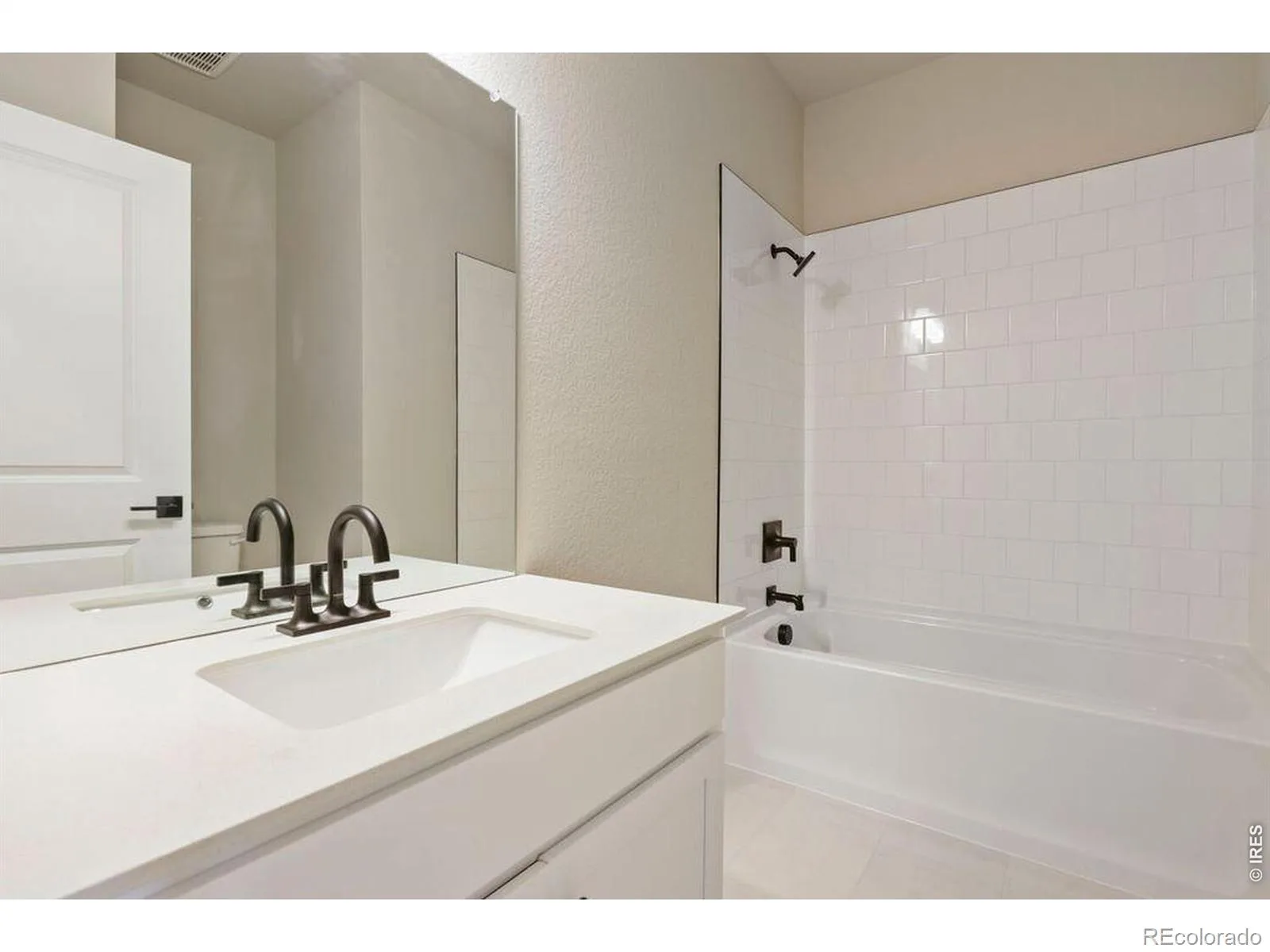 2833 Bear Springs Circle Longmont CO 80503 | MLS #RECIR1066910 08202026234626 1600 26