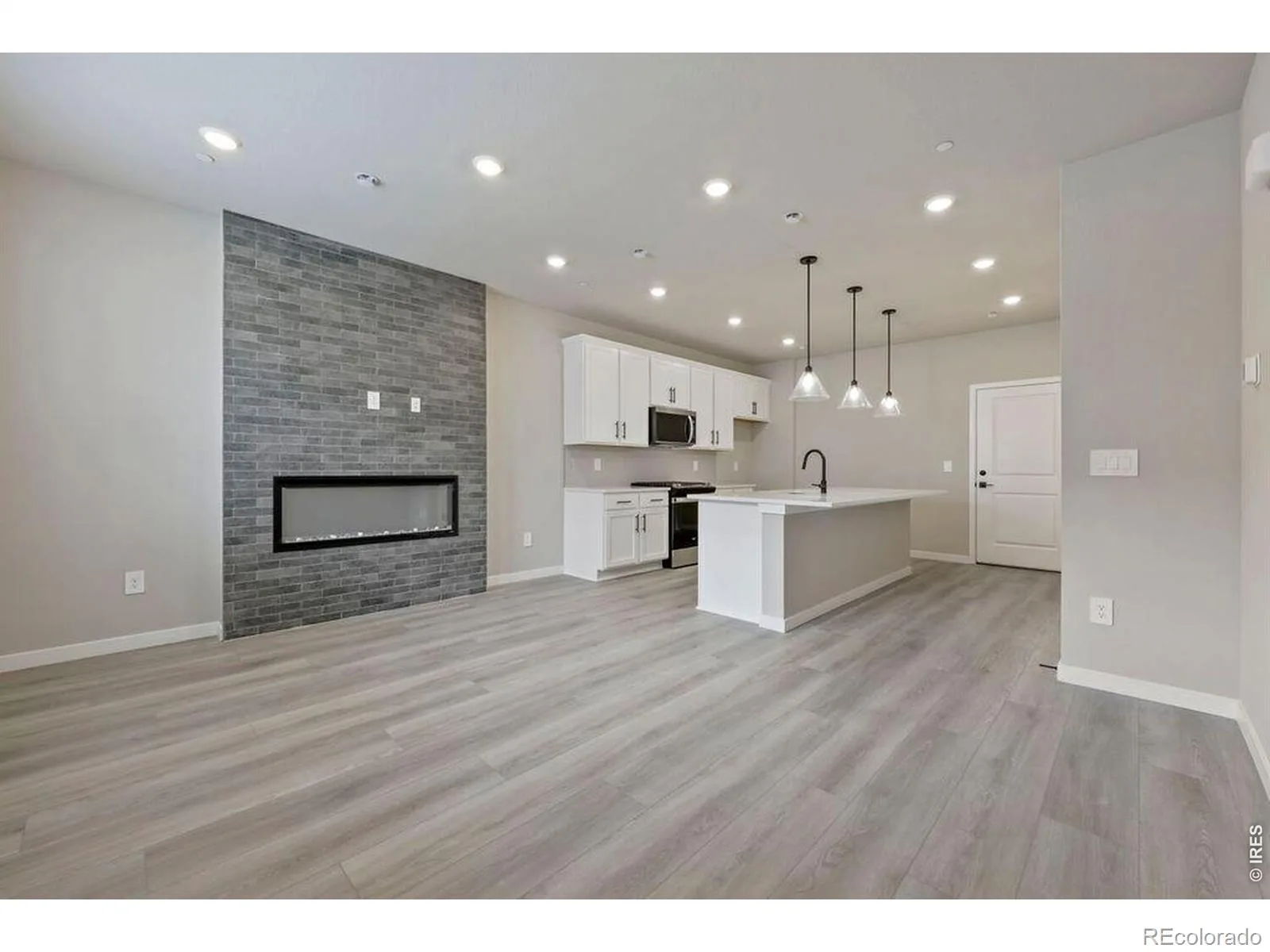 2833 Bear Springs Circle Longmont CO 80503 | MLS #RECIR1066910 08202026234626 1600 3