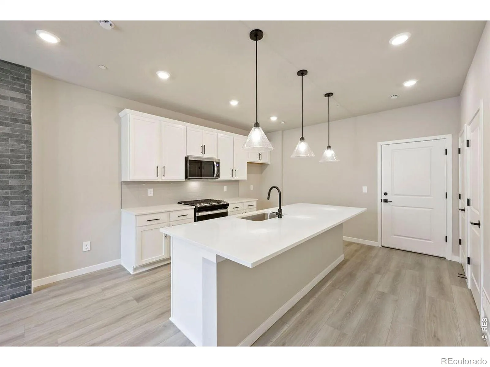 2833 Bear Springs Circle Longmont CO 80503 | MLS #RECIR1066910 08202026234626 1600 8