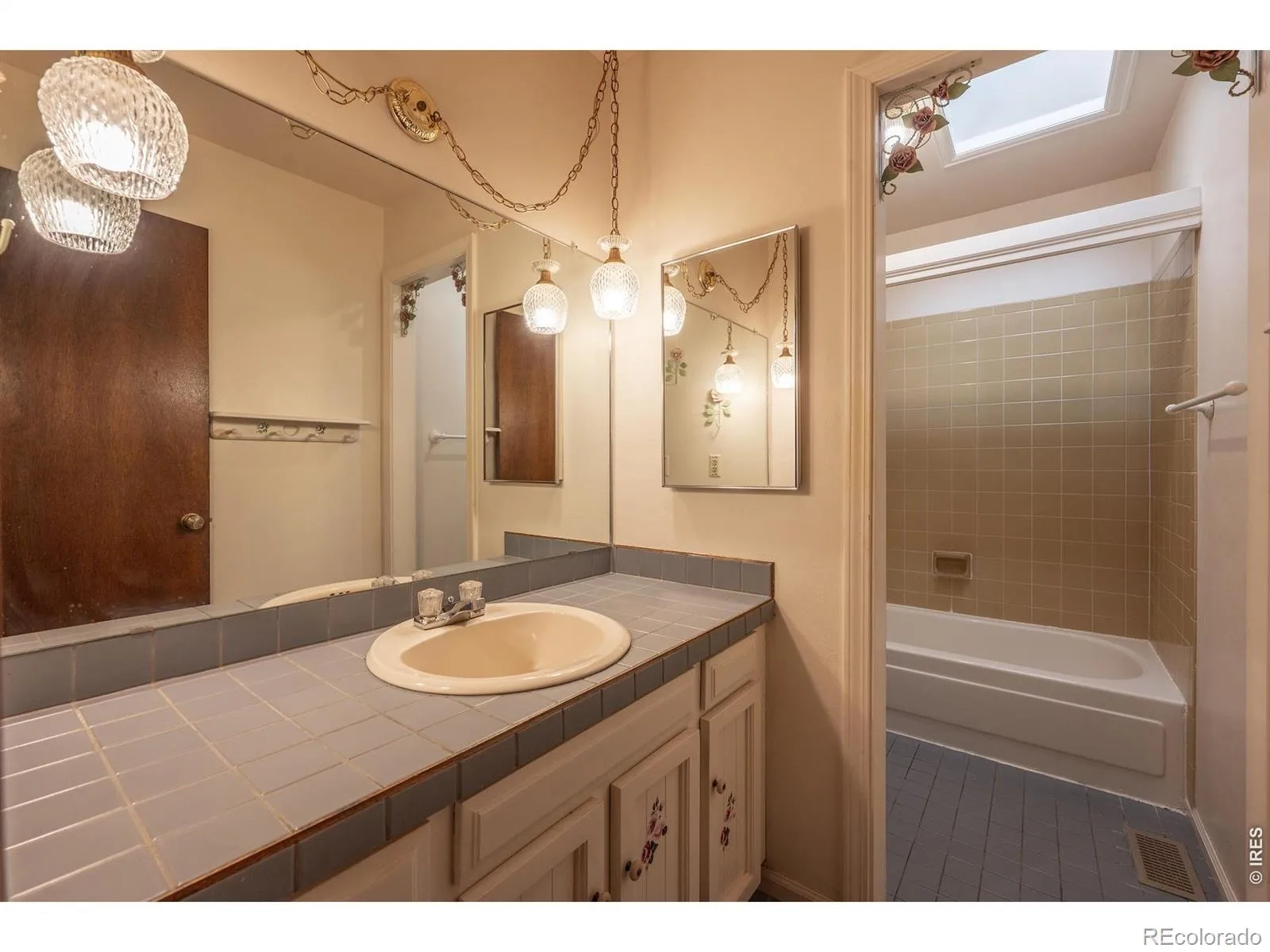 2927 Lakeshore Drive Longmont CO 80503 | MLS #RECIR1066964 08212026162646 1600 27